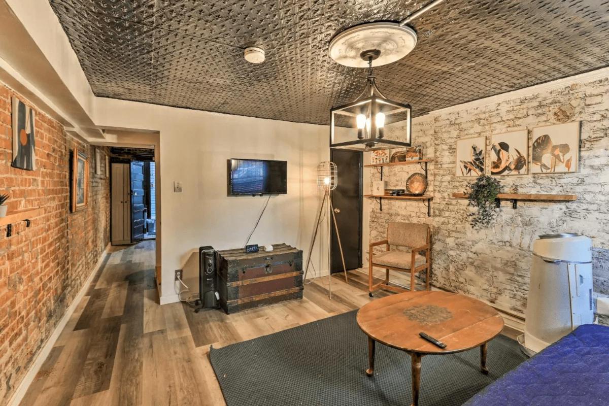 One-Bedroom House - Photo 14