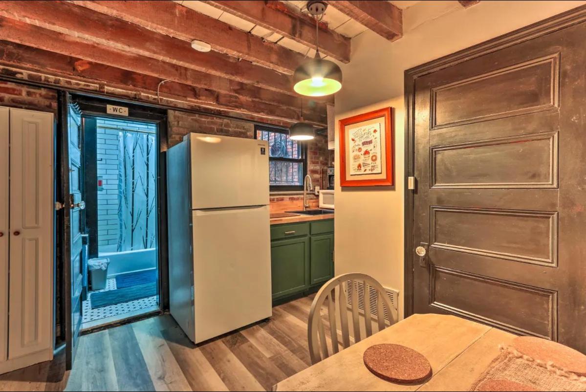 One-Bedroom House - Photo 25