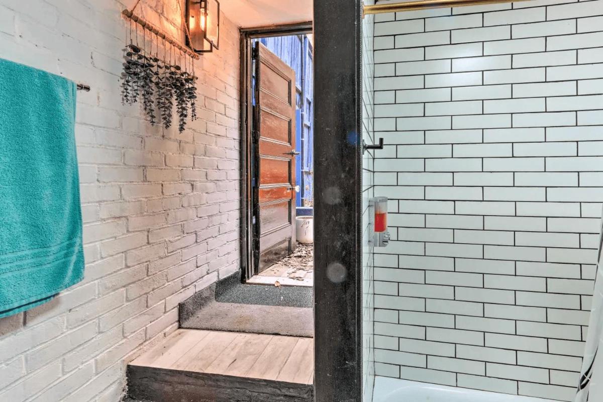 One-Bedroom House - Photo 26
