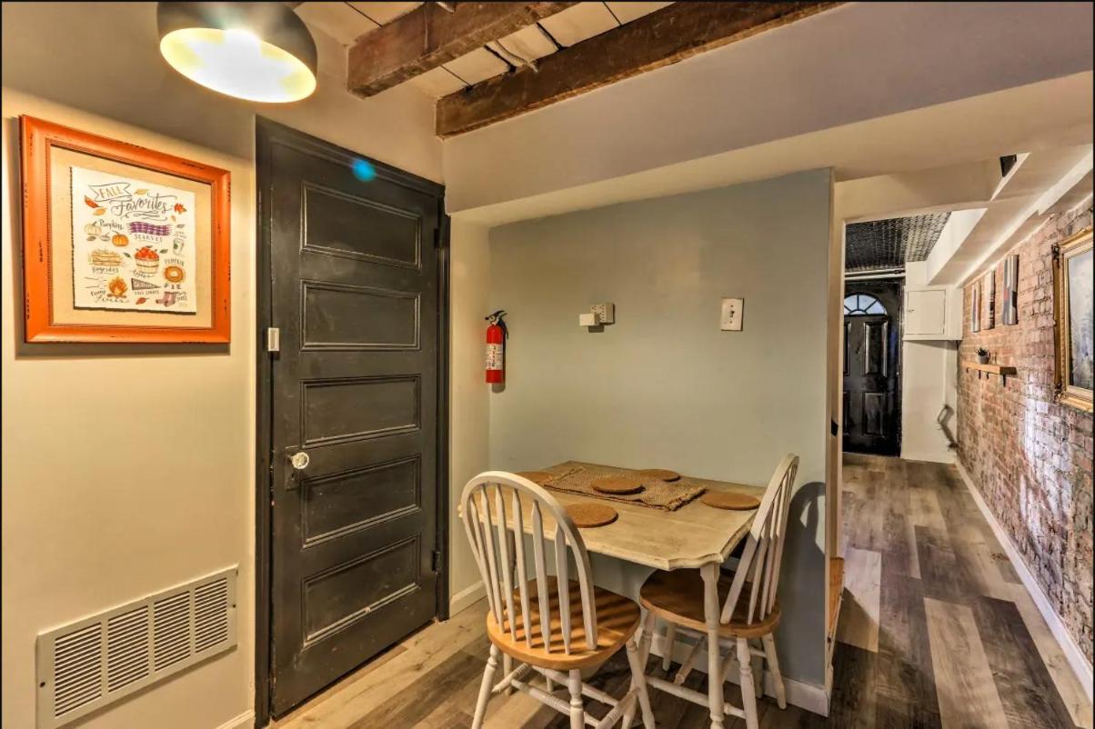 One-Bedroom House - Photo 27