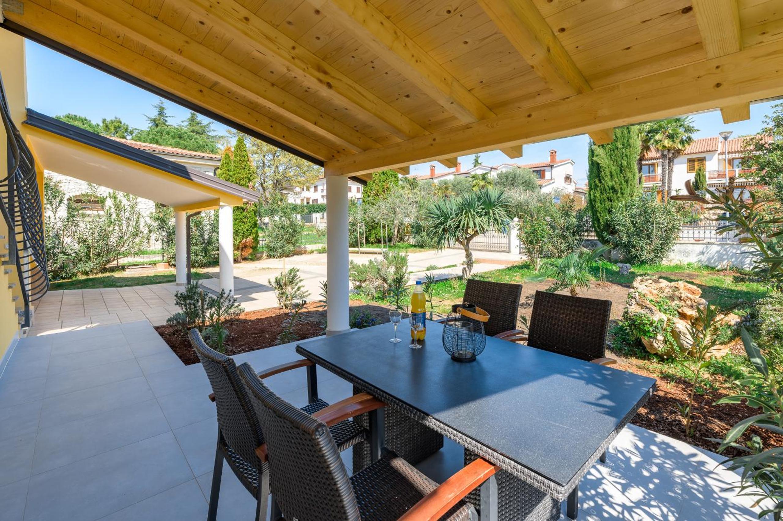 Apartment with Terrace photo 2