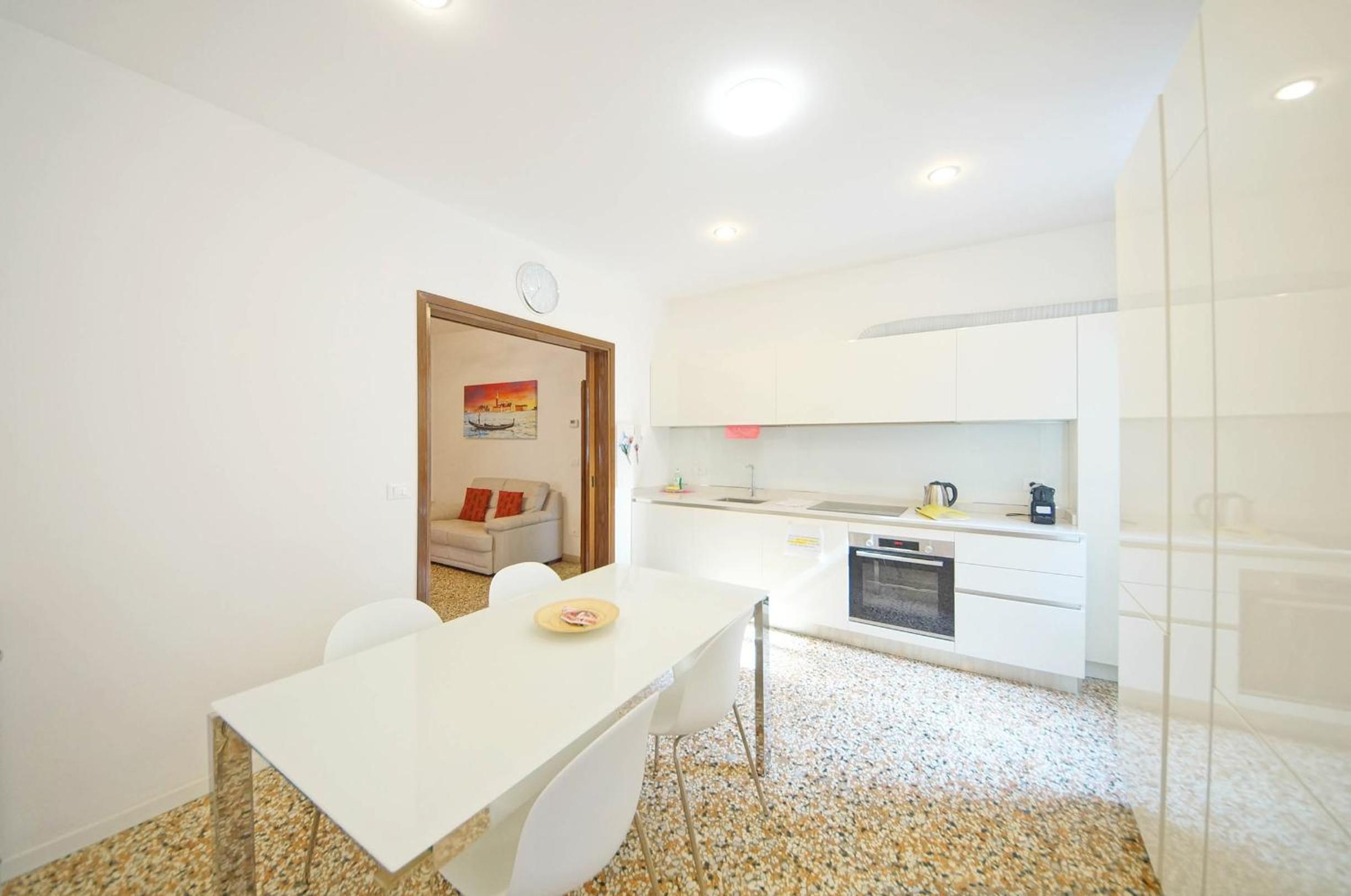Three-Bedroom Apartment photo 2