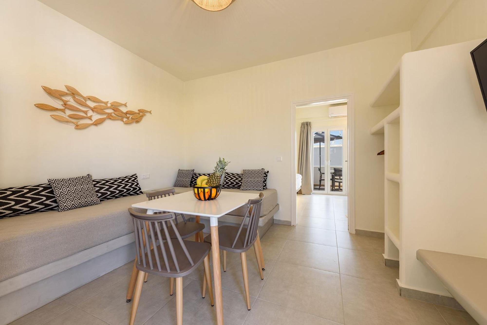 Junior Suite with Sea View and Outdoor Hot Tub - Photo 5