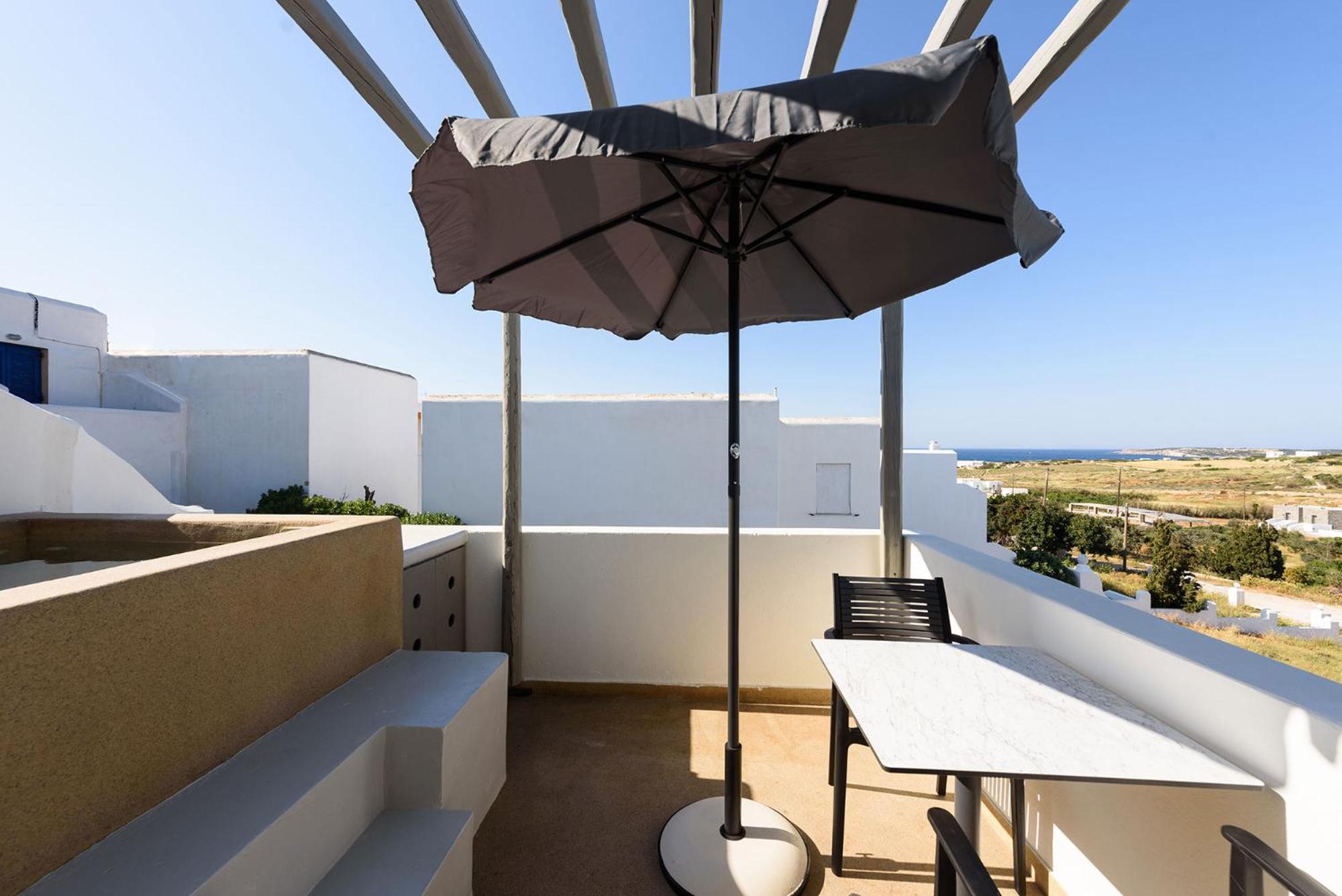 Junior Suite with Sea View and Outdoor Hot Tub - Photo 10