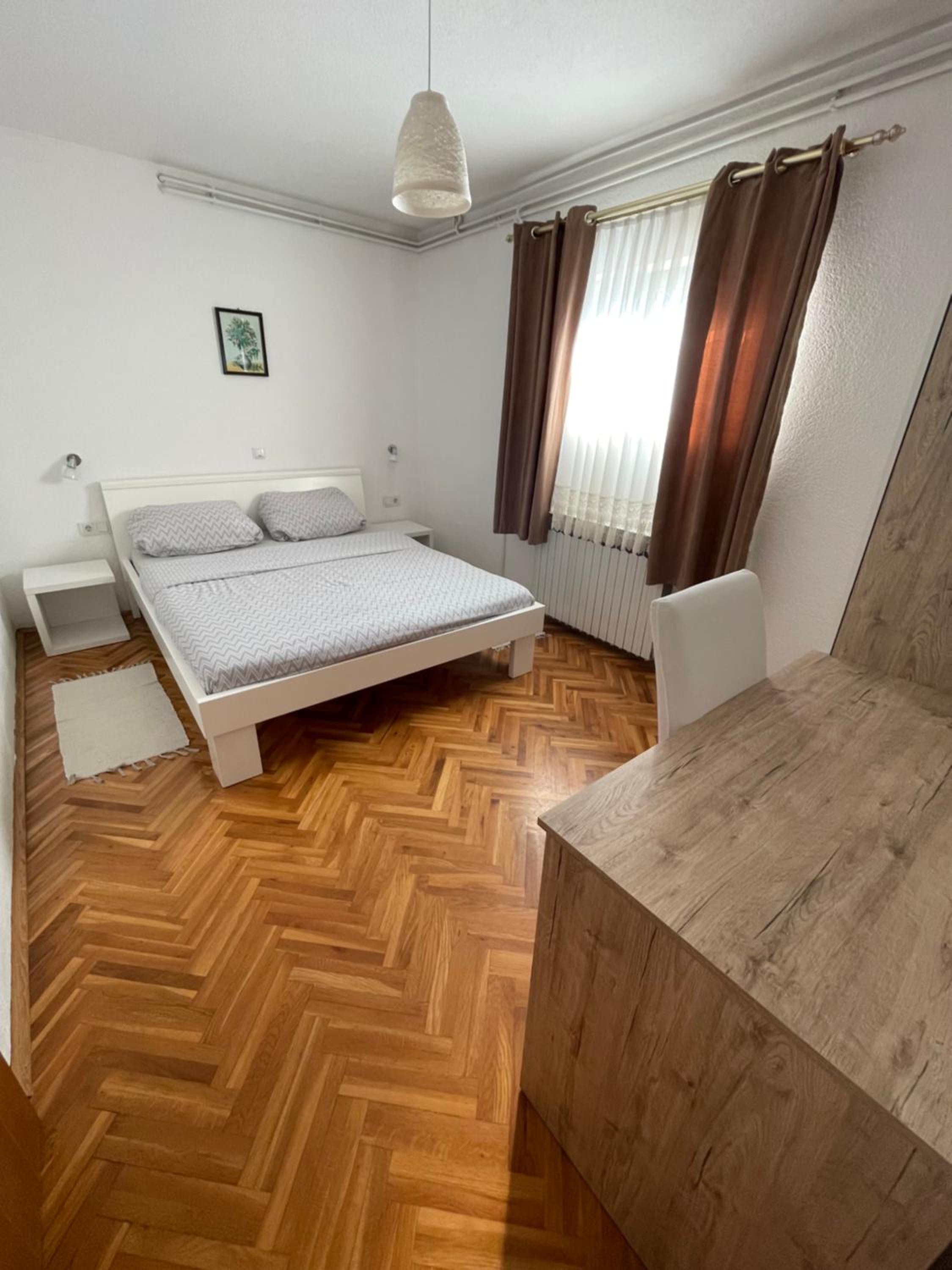 One-Bedroom Apartment - Photo 1