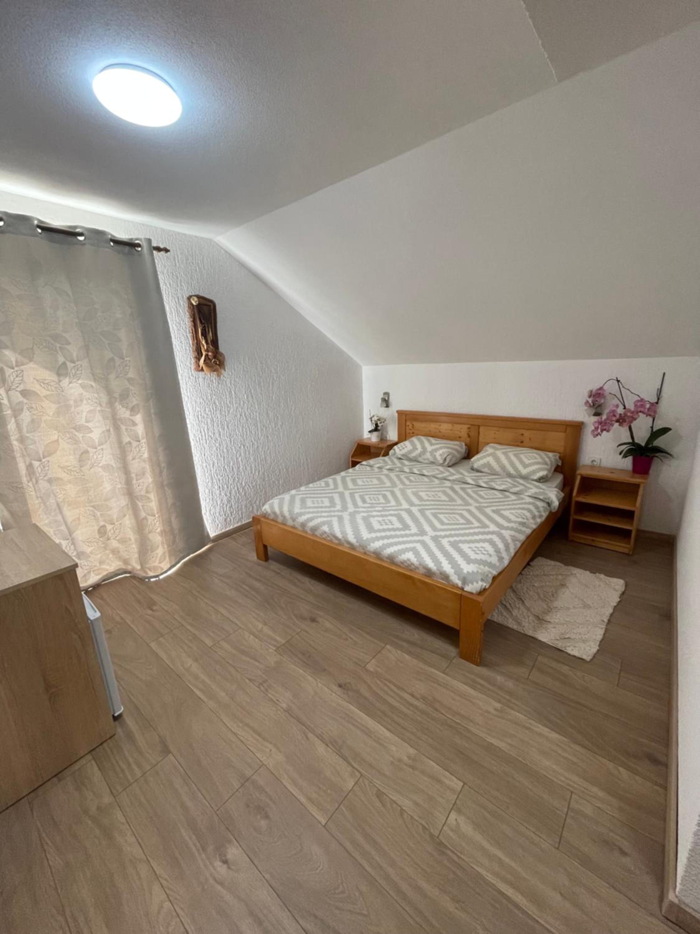 Double Room with Balcony - Photo 1