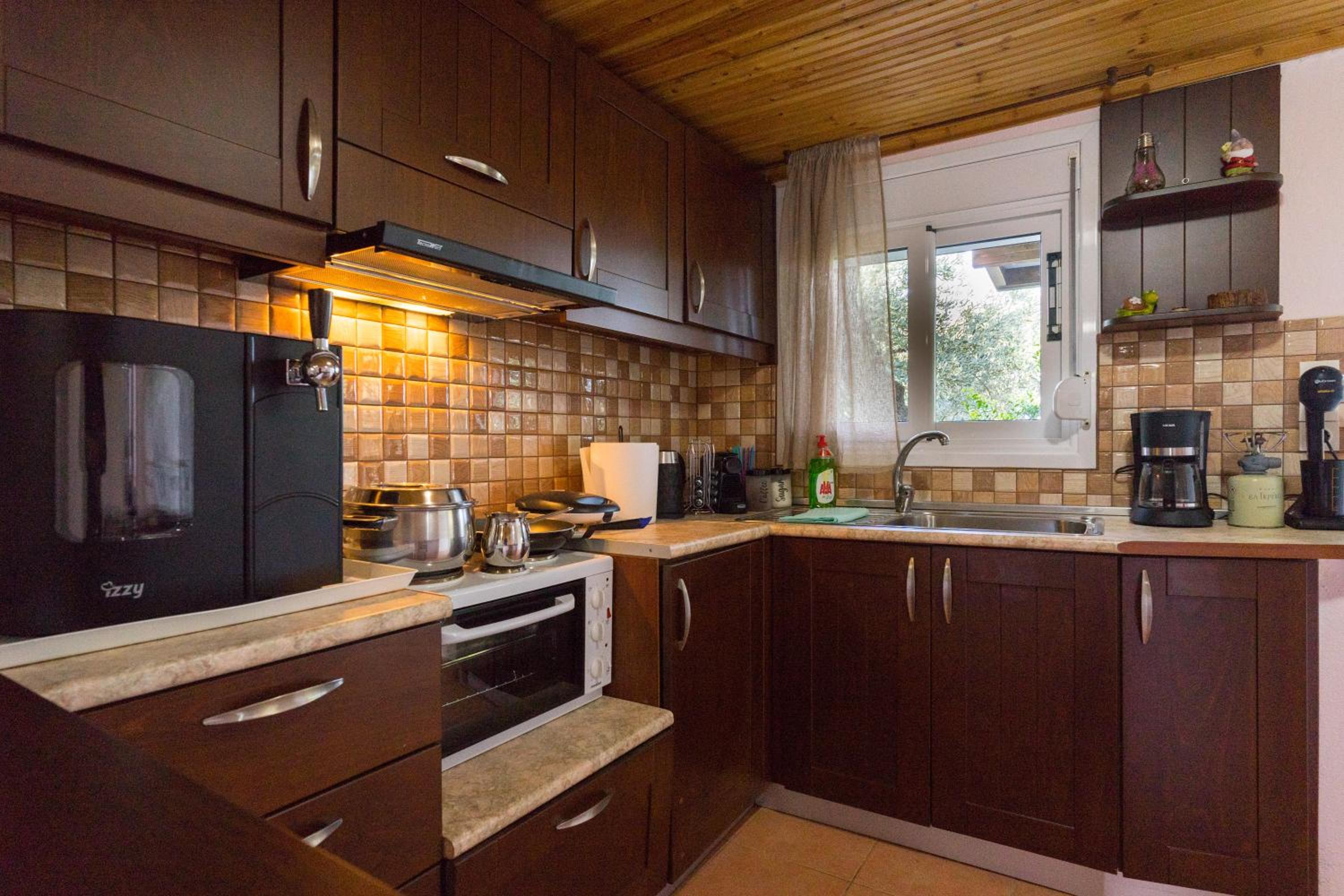 Three-Bedroom House photo 3