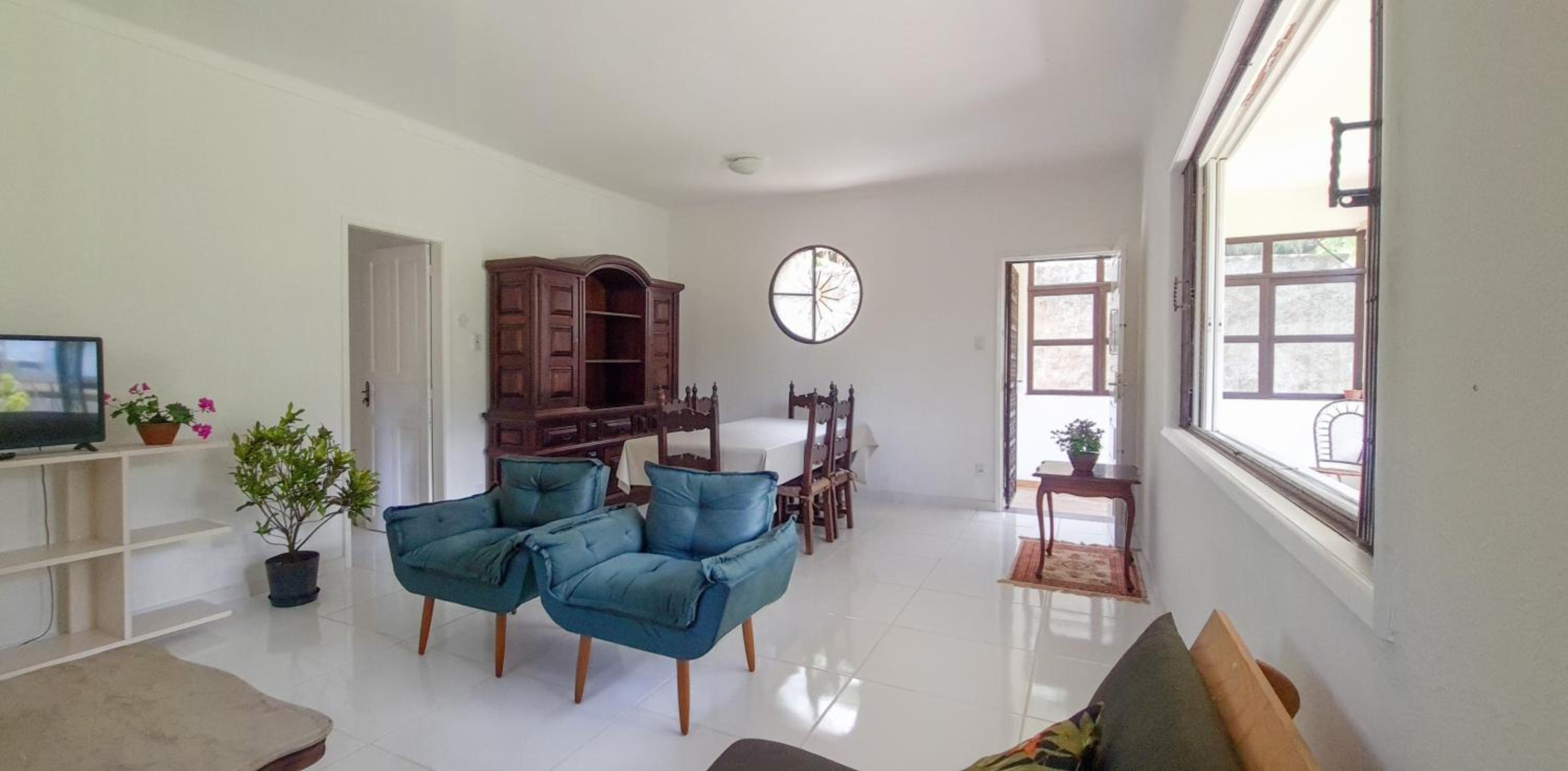 Five-Bedroom House photo 2