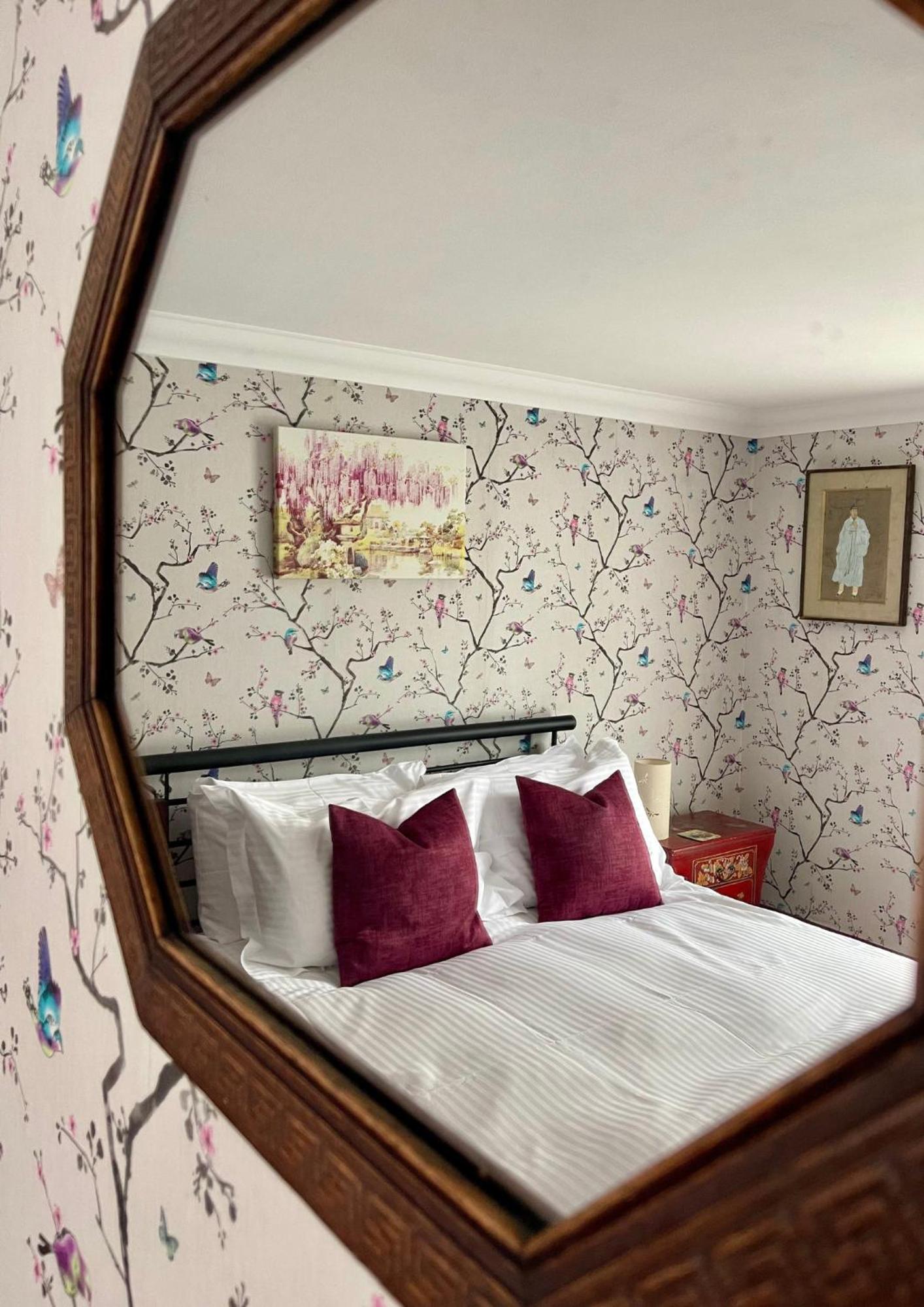 Standard Double Room - Photo 8