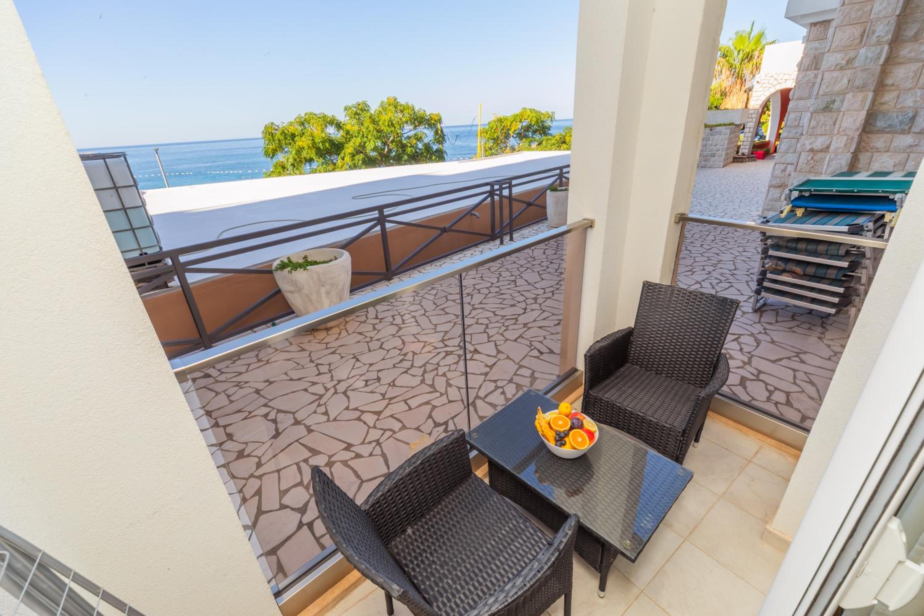 Deluxe Double or Twin Room with Sea View - Photo 4