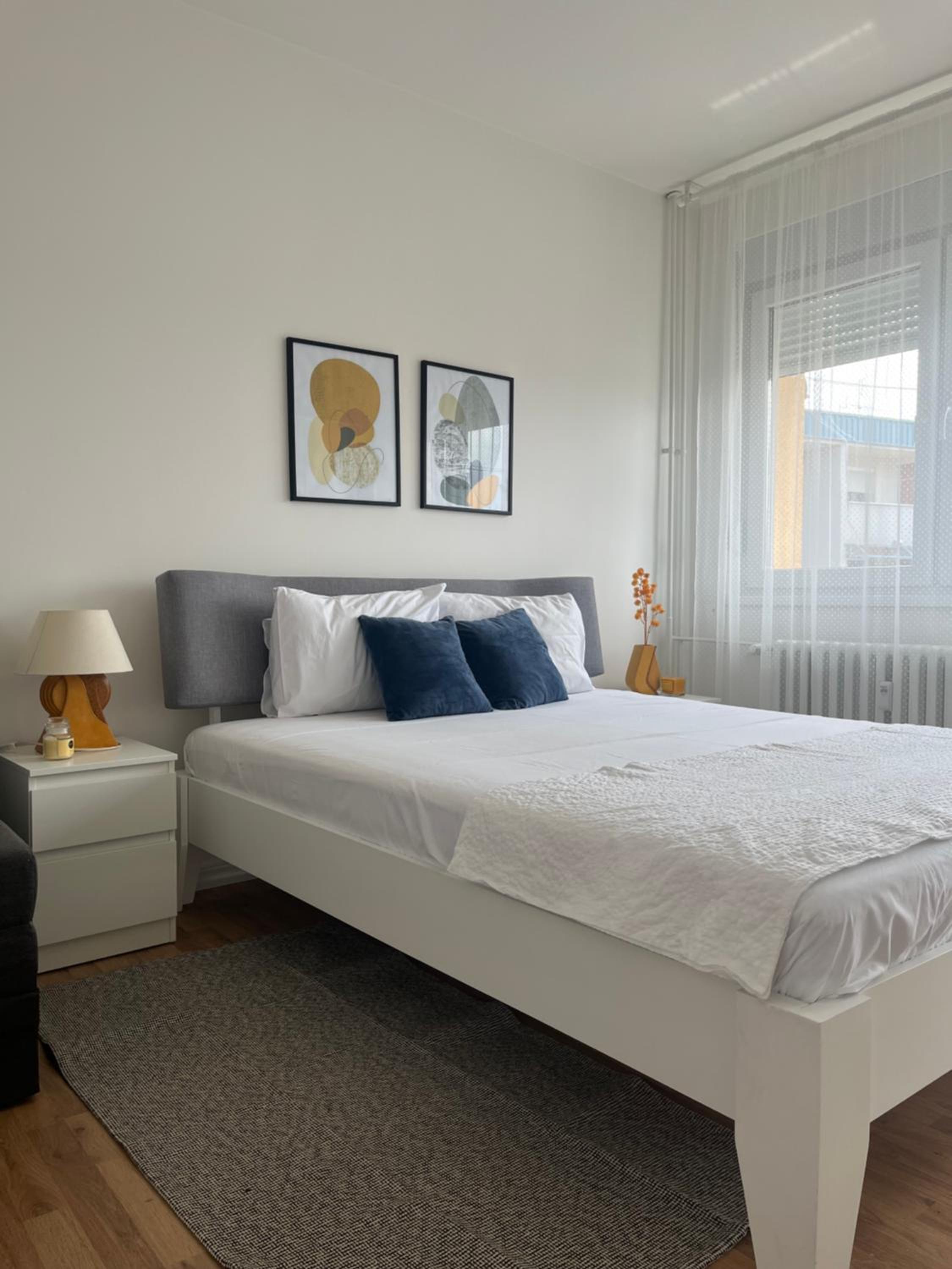 One-Bedroom Apartment photo 1