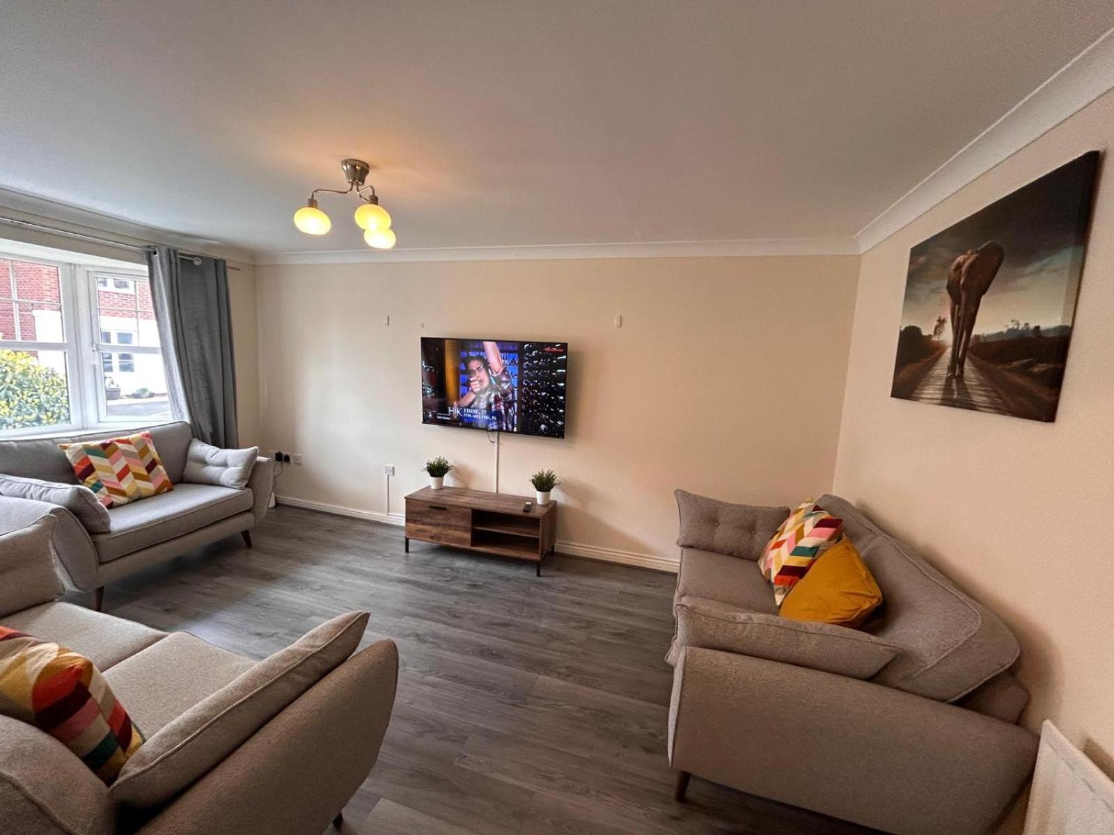 Four-Bedroom House photo 1