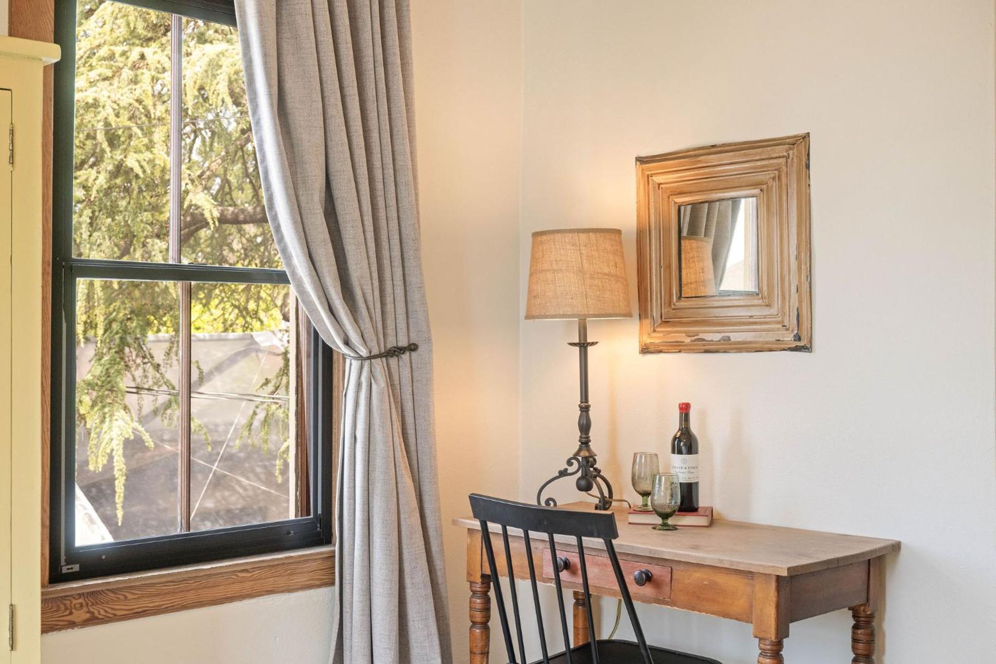 Standard Queen Room, Ensuite (Room 24) photo 2