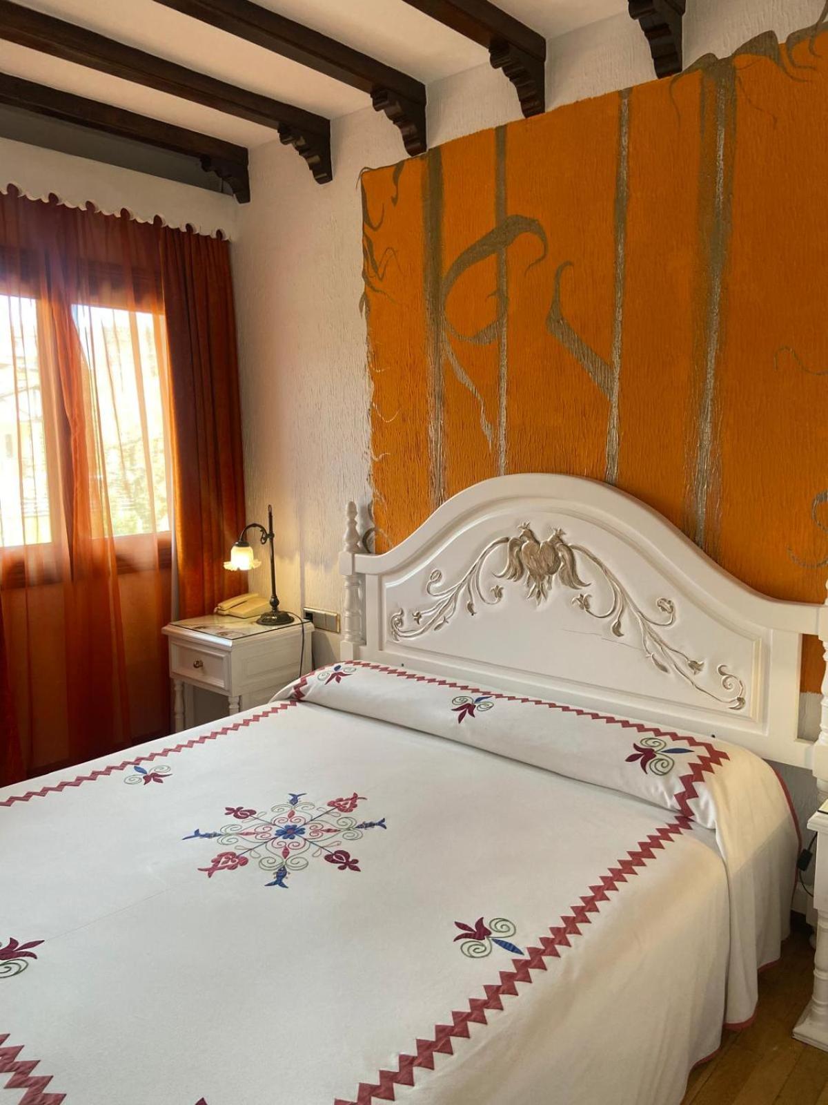 Double or Twin Room - Photo 1
