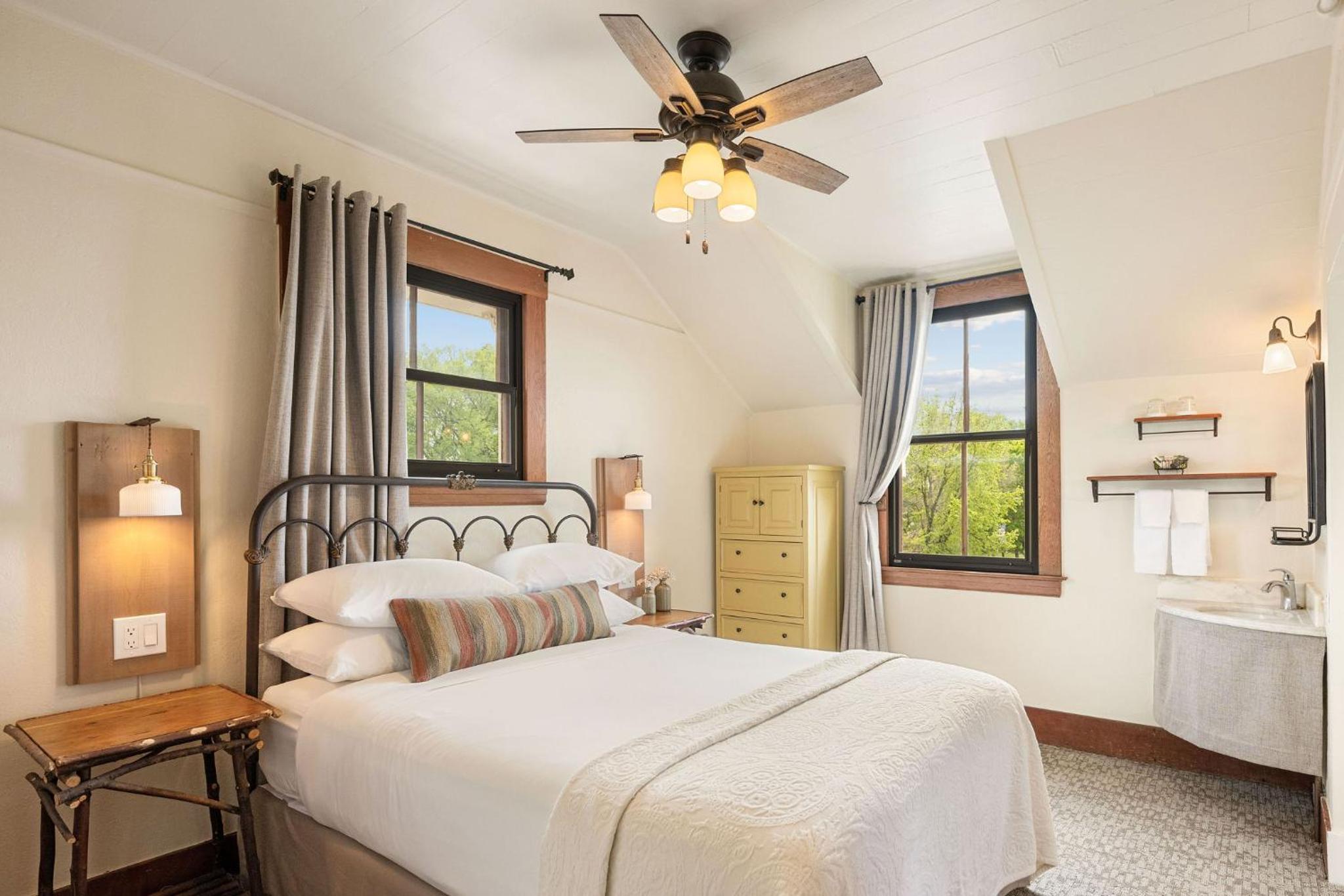 Superior Queen Room, Ensuite, Park View (Room 30) photo 1