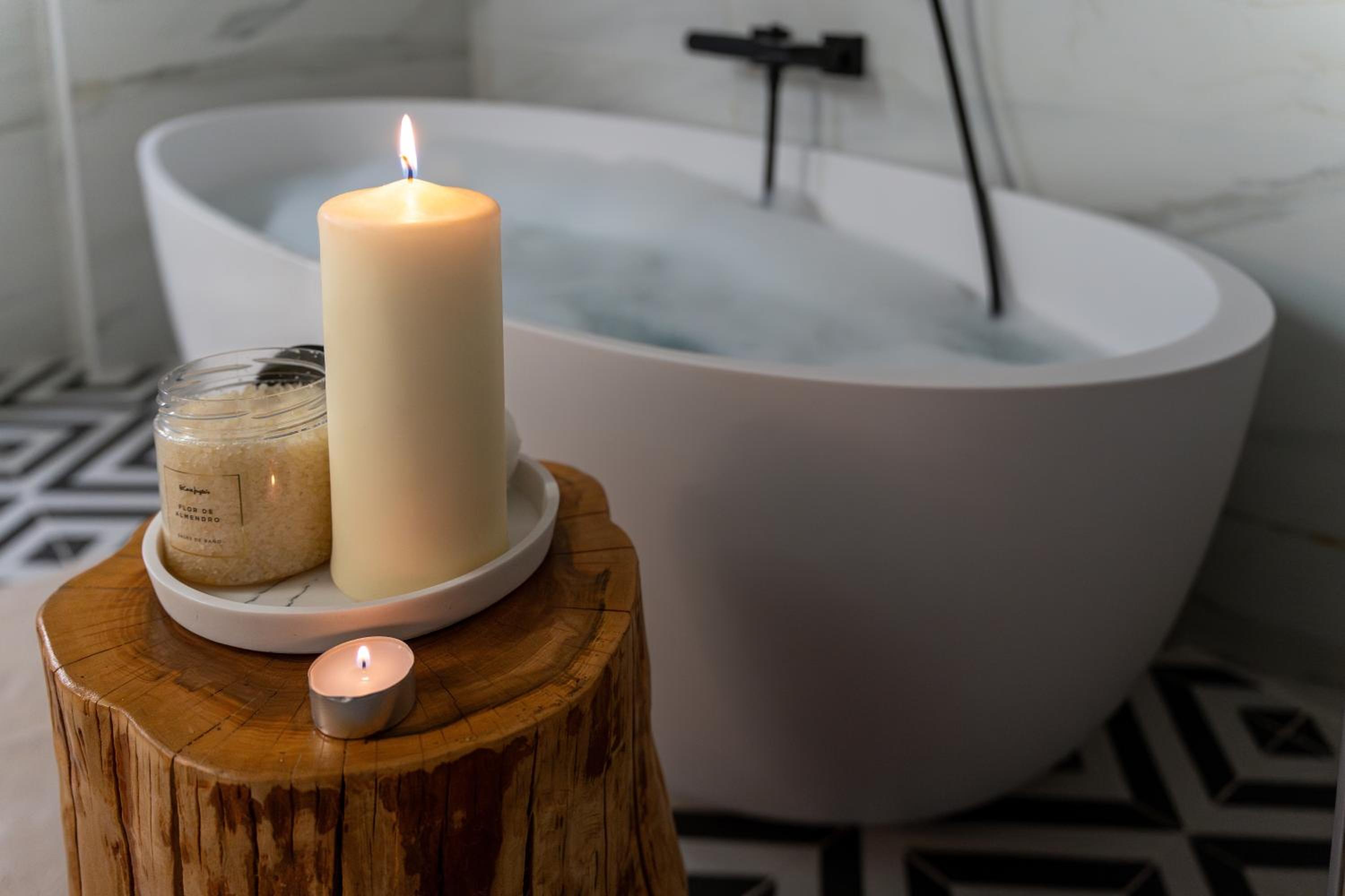 Deluxe Double Room with Bath photo 2