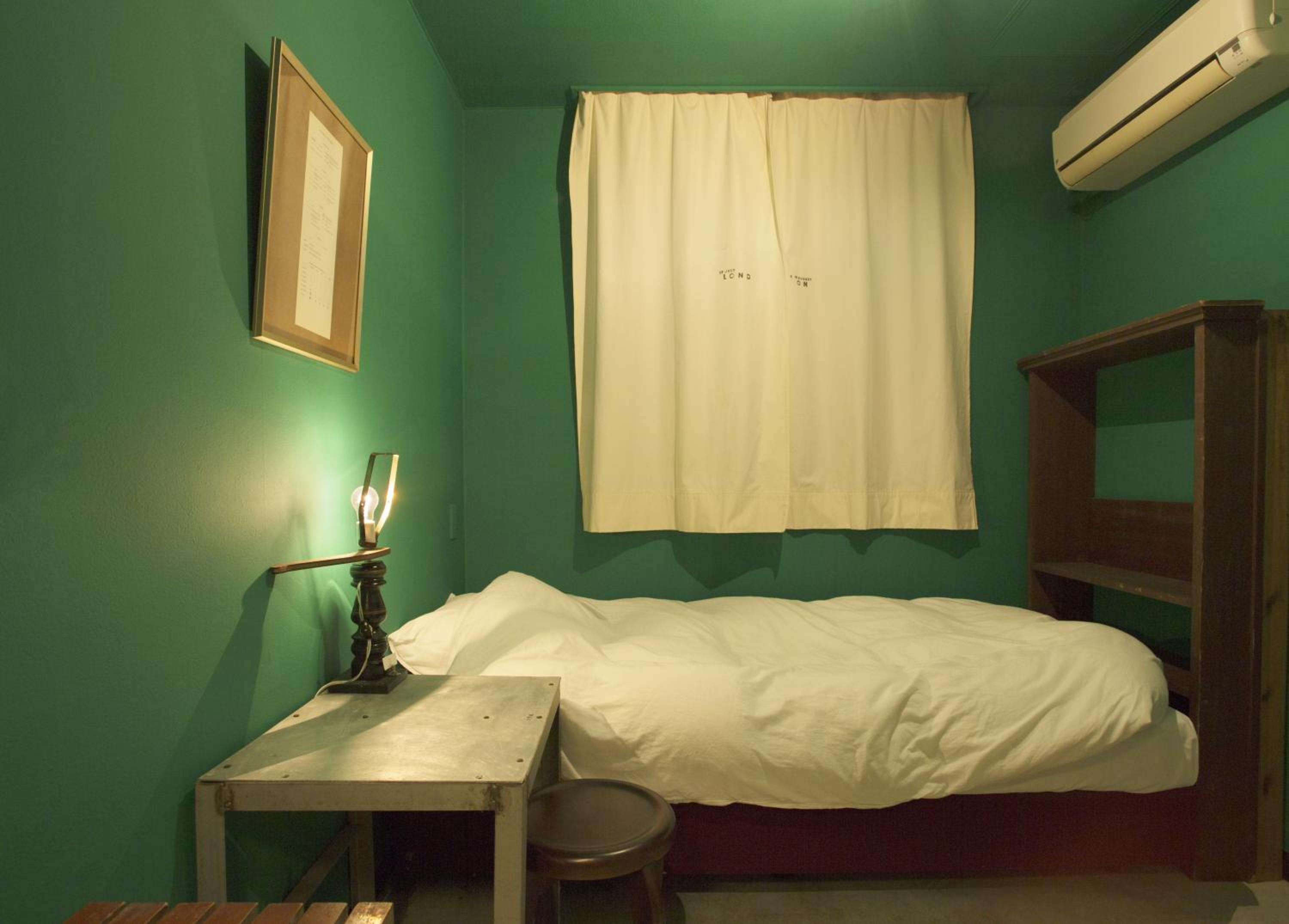 Single Room photo 3