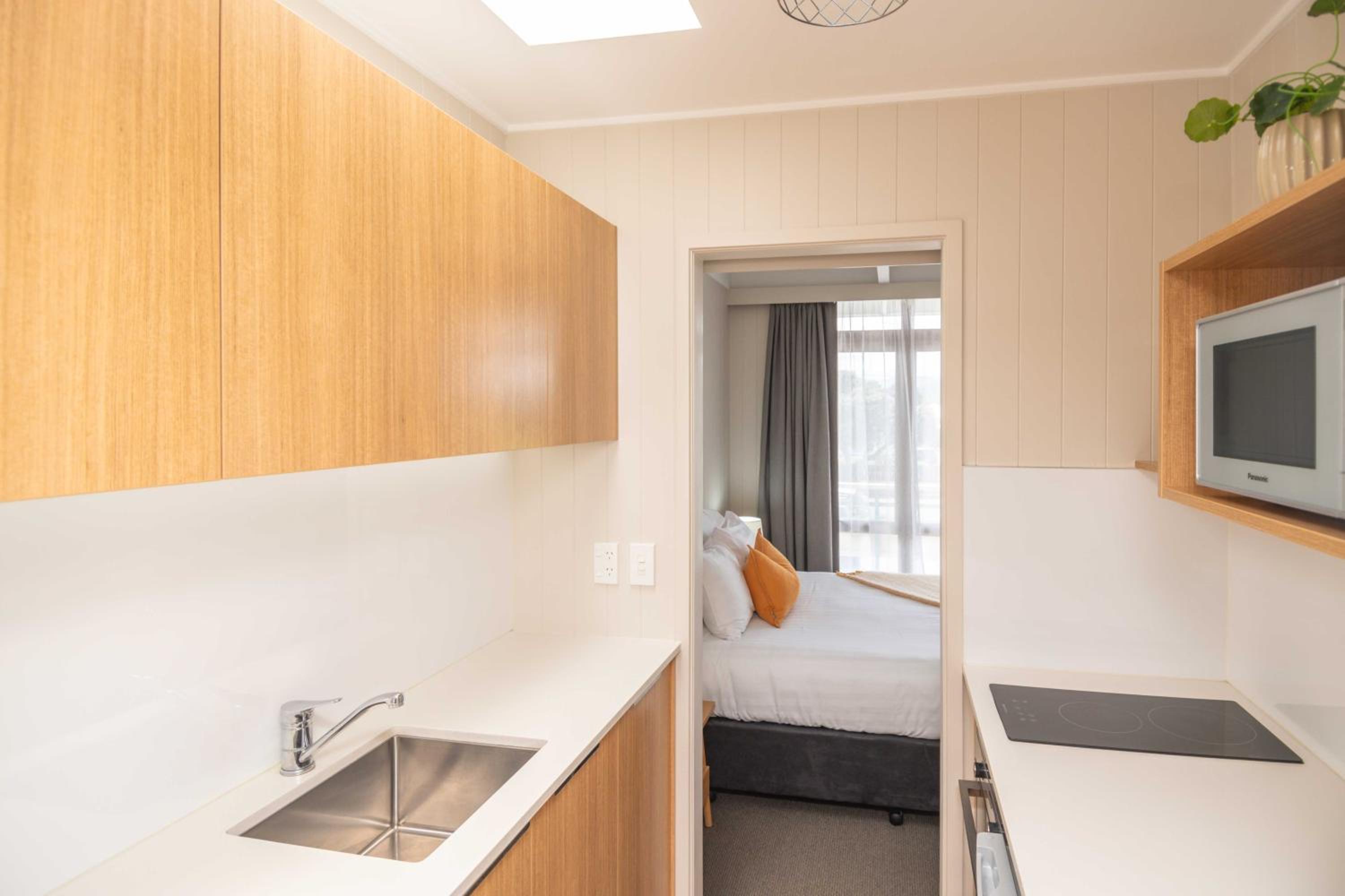 Apartment with Balcony photo 2