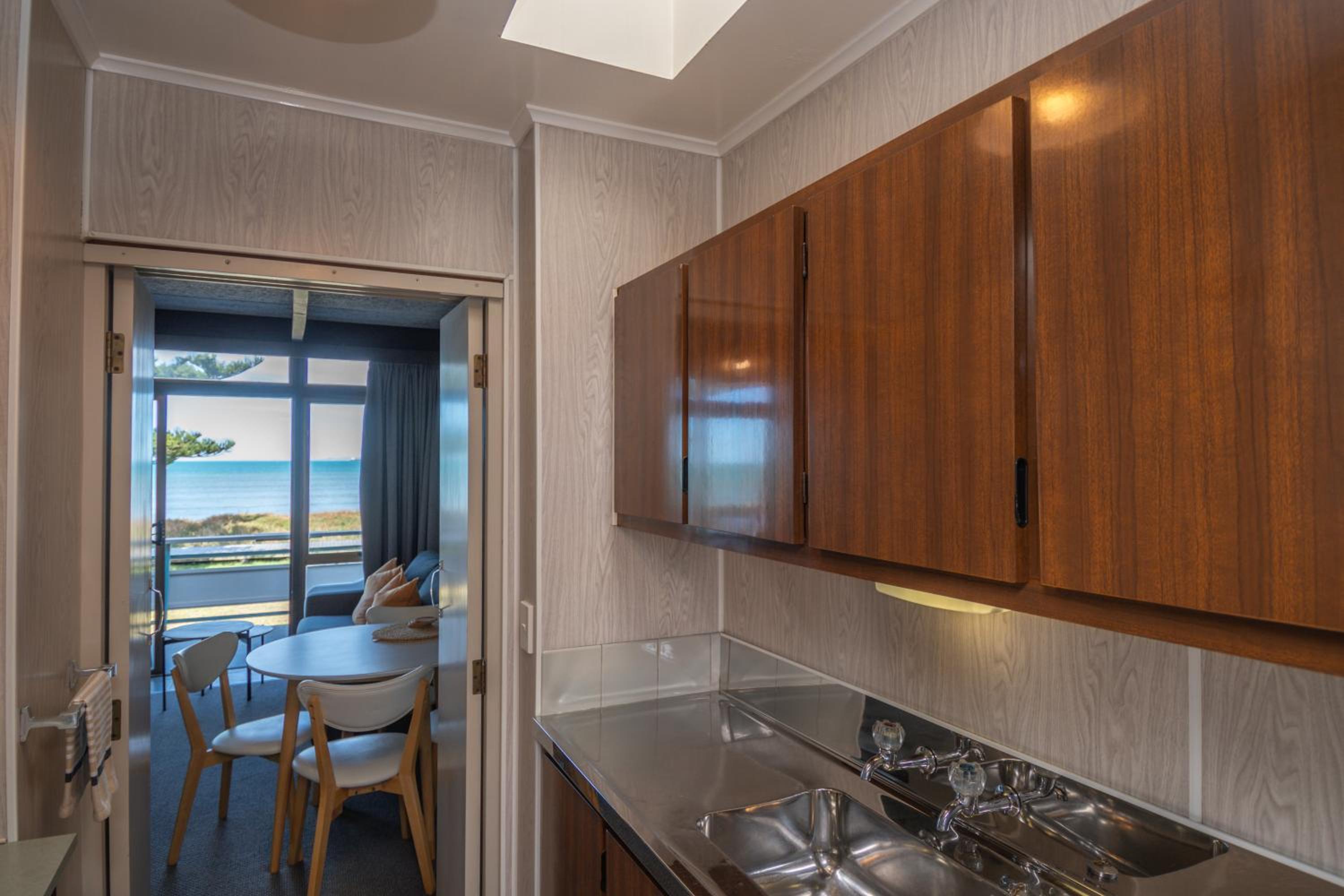 Apartment with Balcony - Photo 4