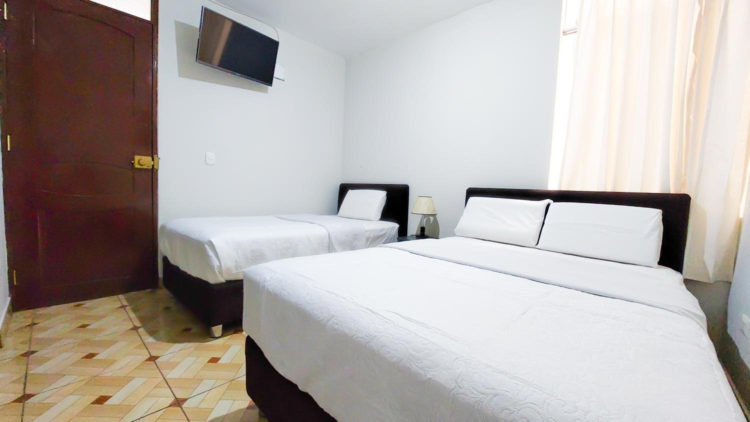 Twin Room With Private Bathroom photo 3