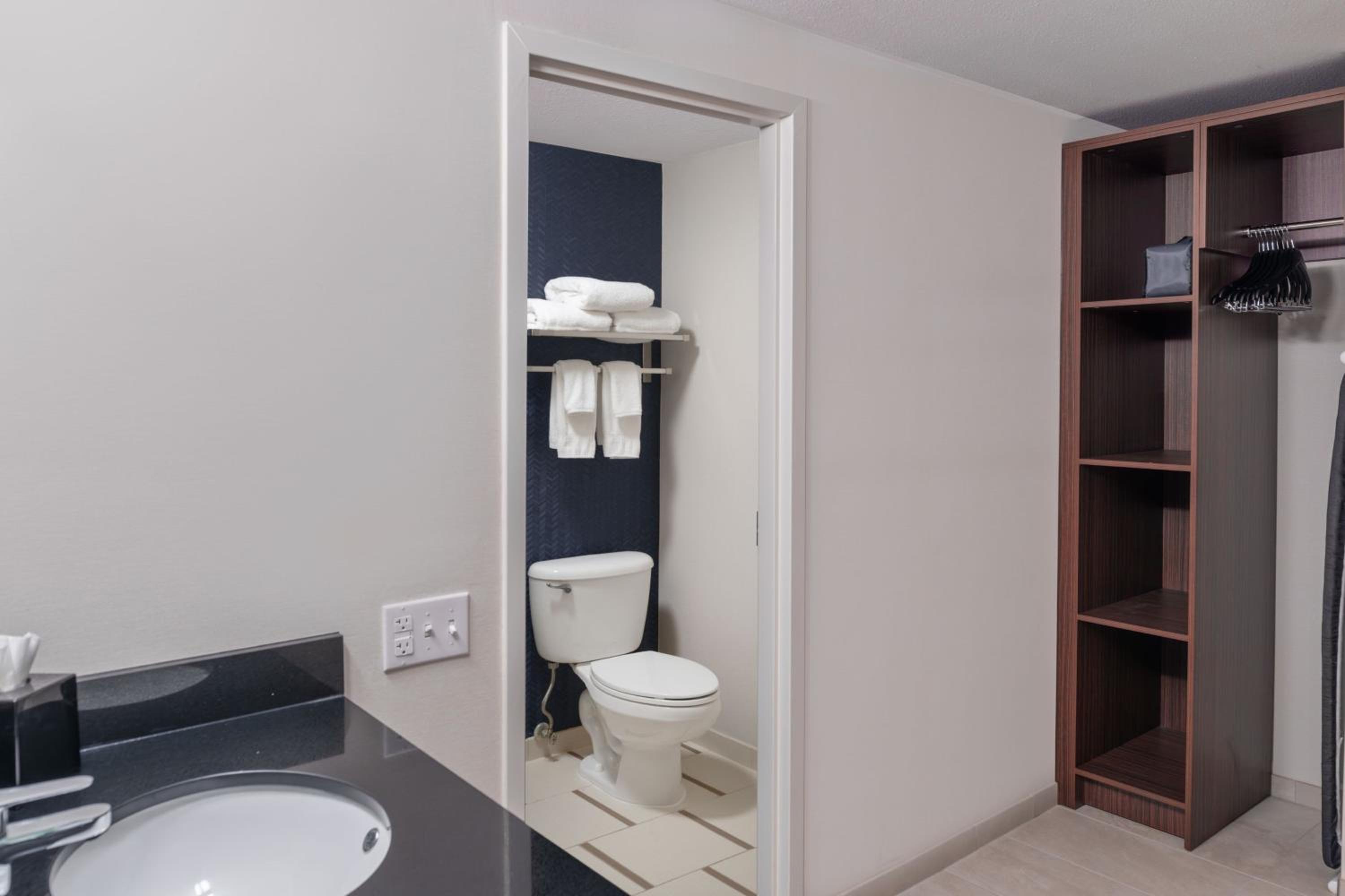 Queen Room - Hearing Accessible - Photo 3