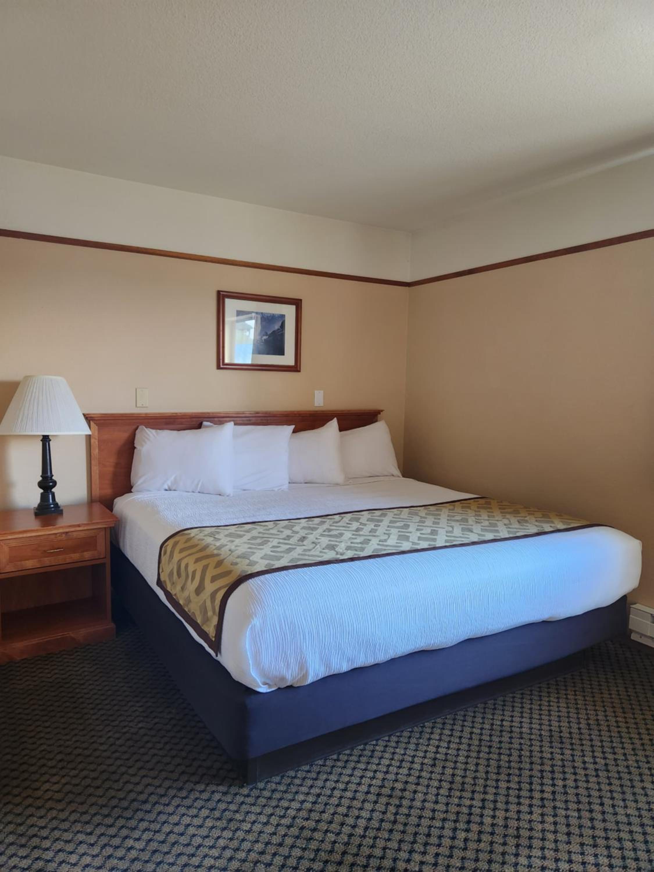 Deluxe King Room - Photo 1