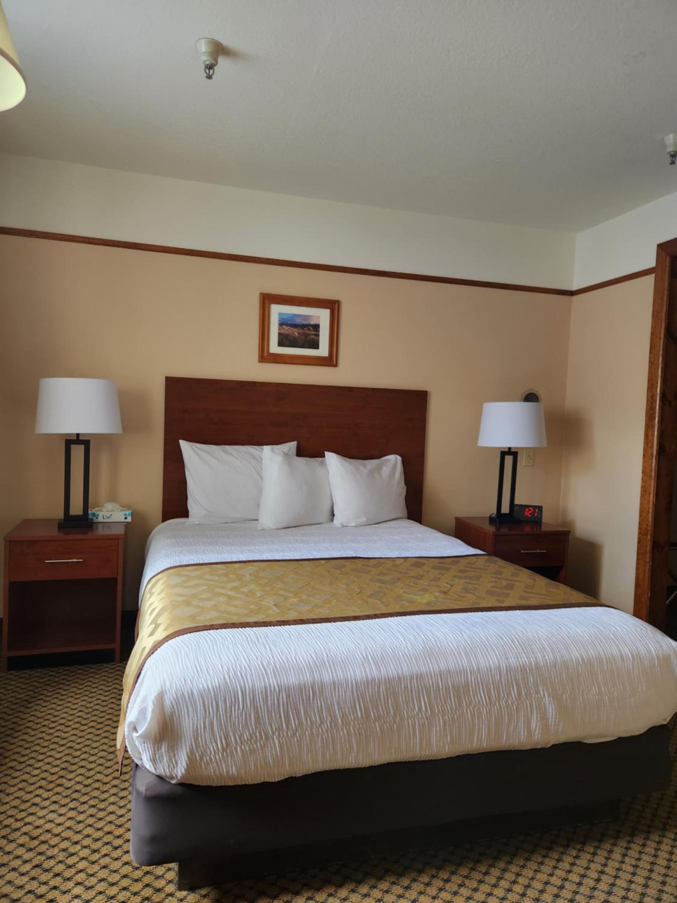 Deluxe Queen Room - Photo 3