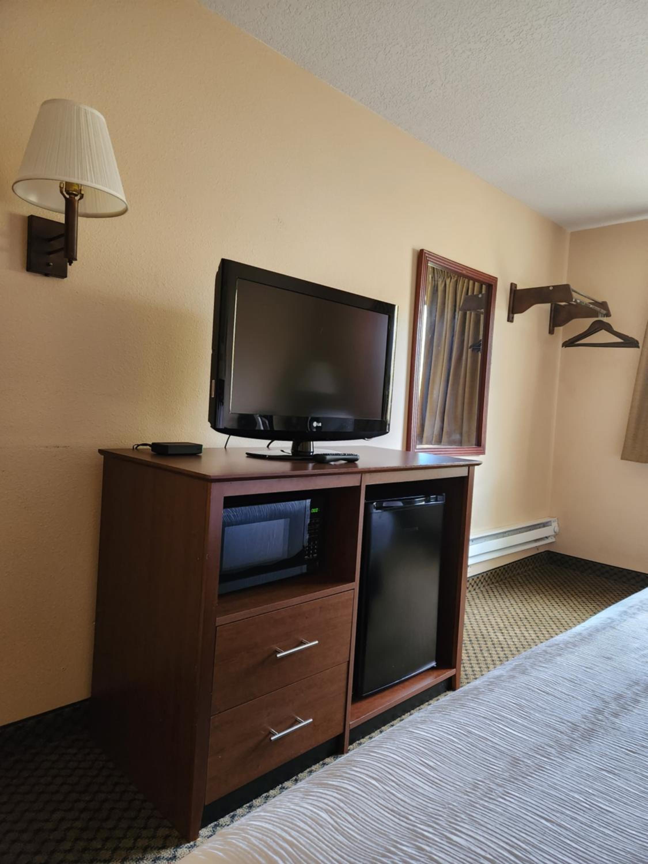 Standard King Room - Photo 5
