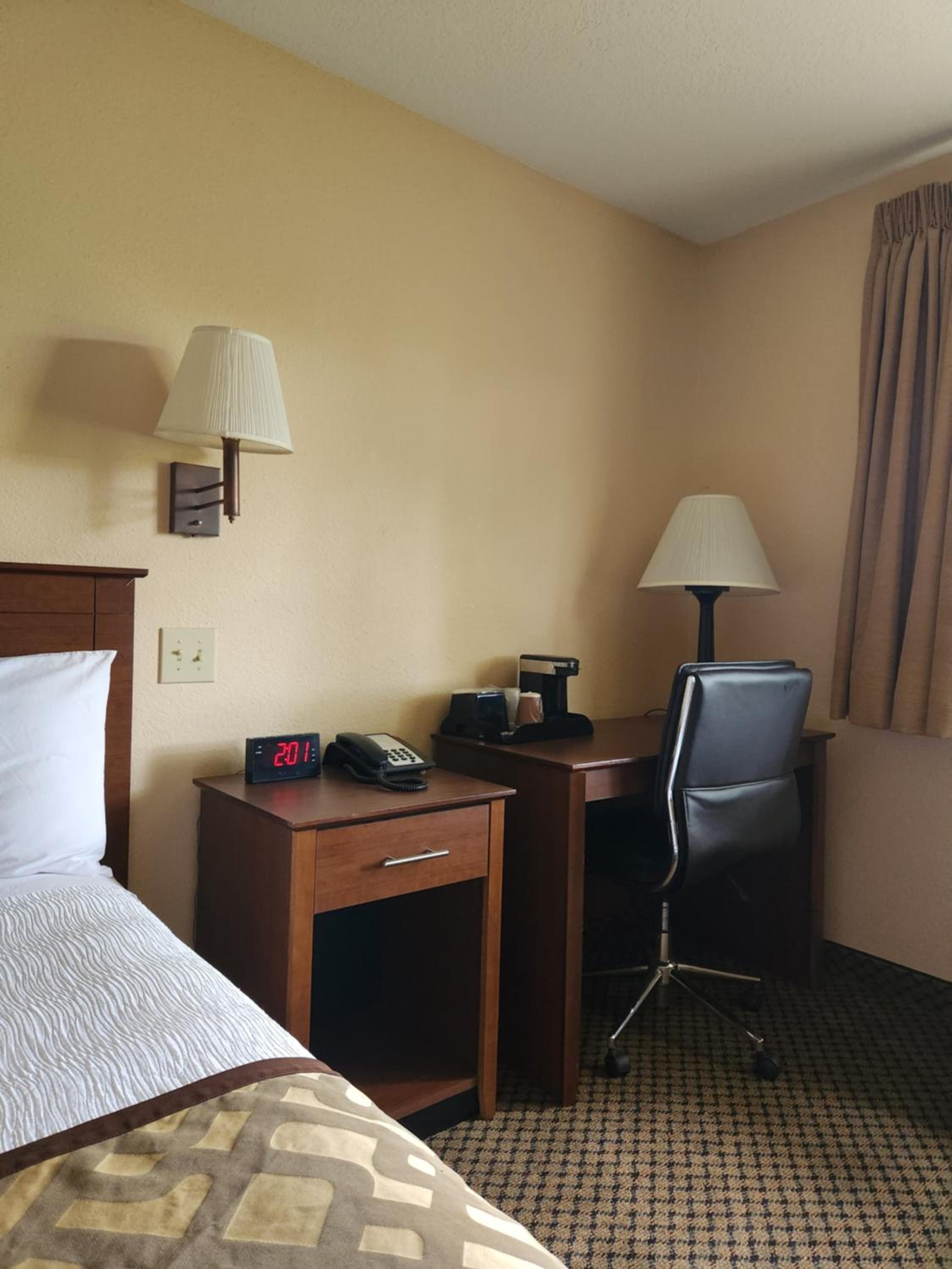 Standard King Room - Photo 4
