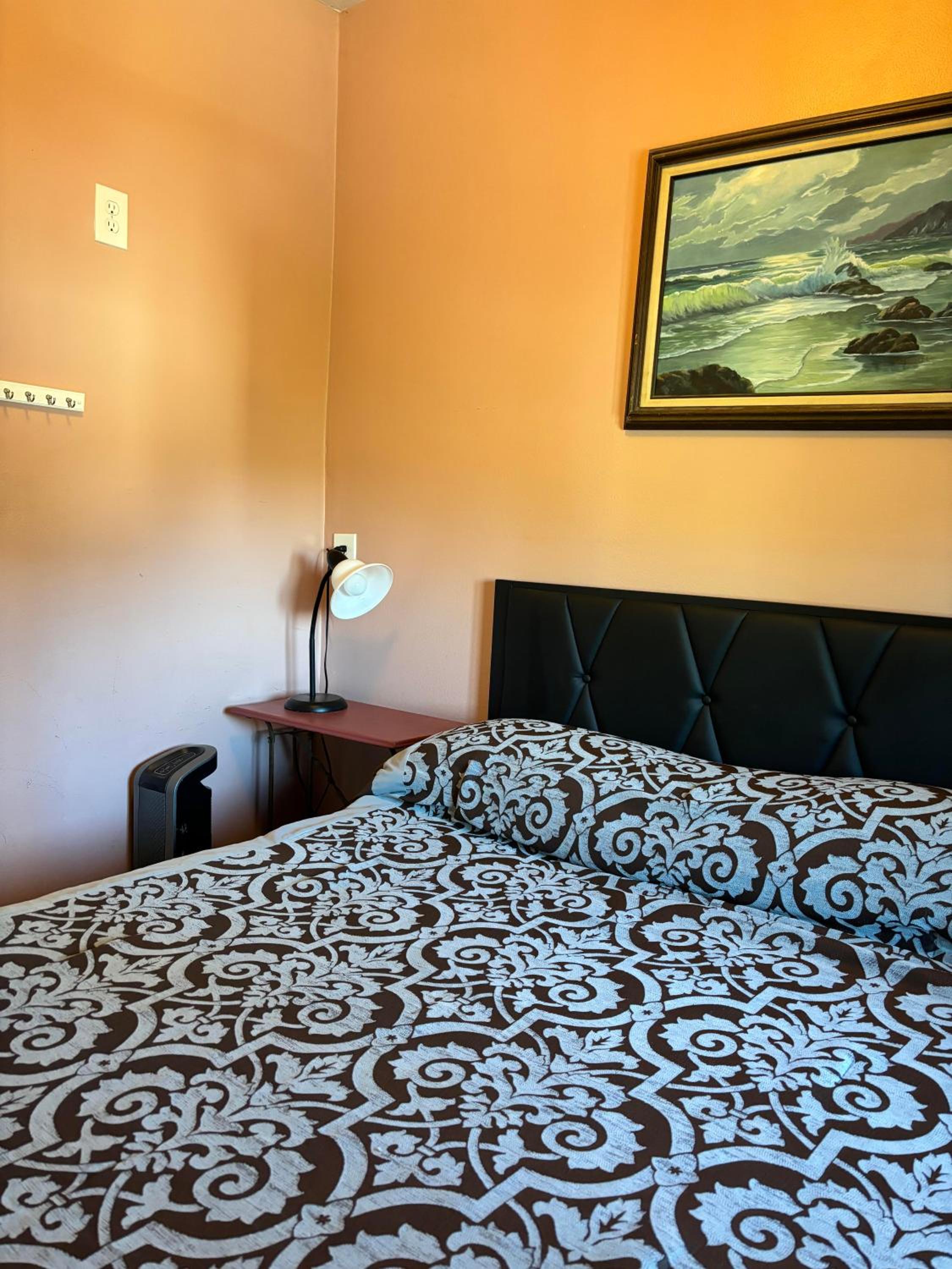 Budget Double Room photo 3