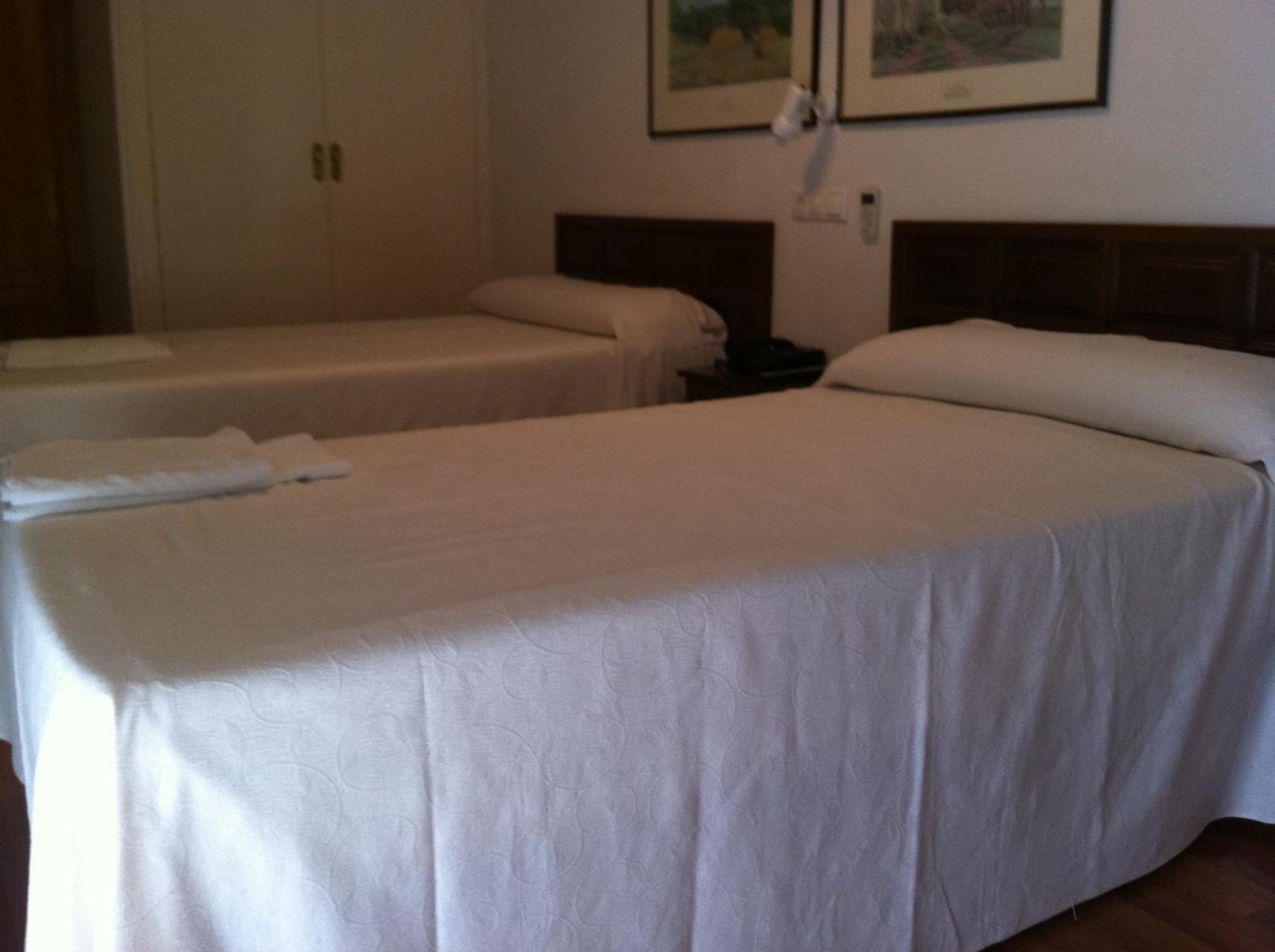 Double or Twin Room photo 3