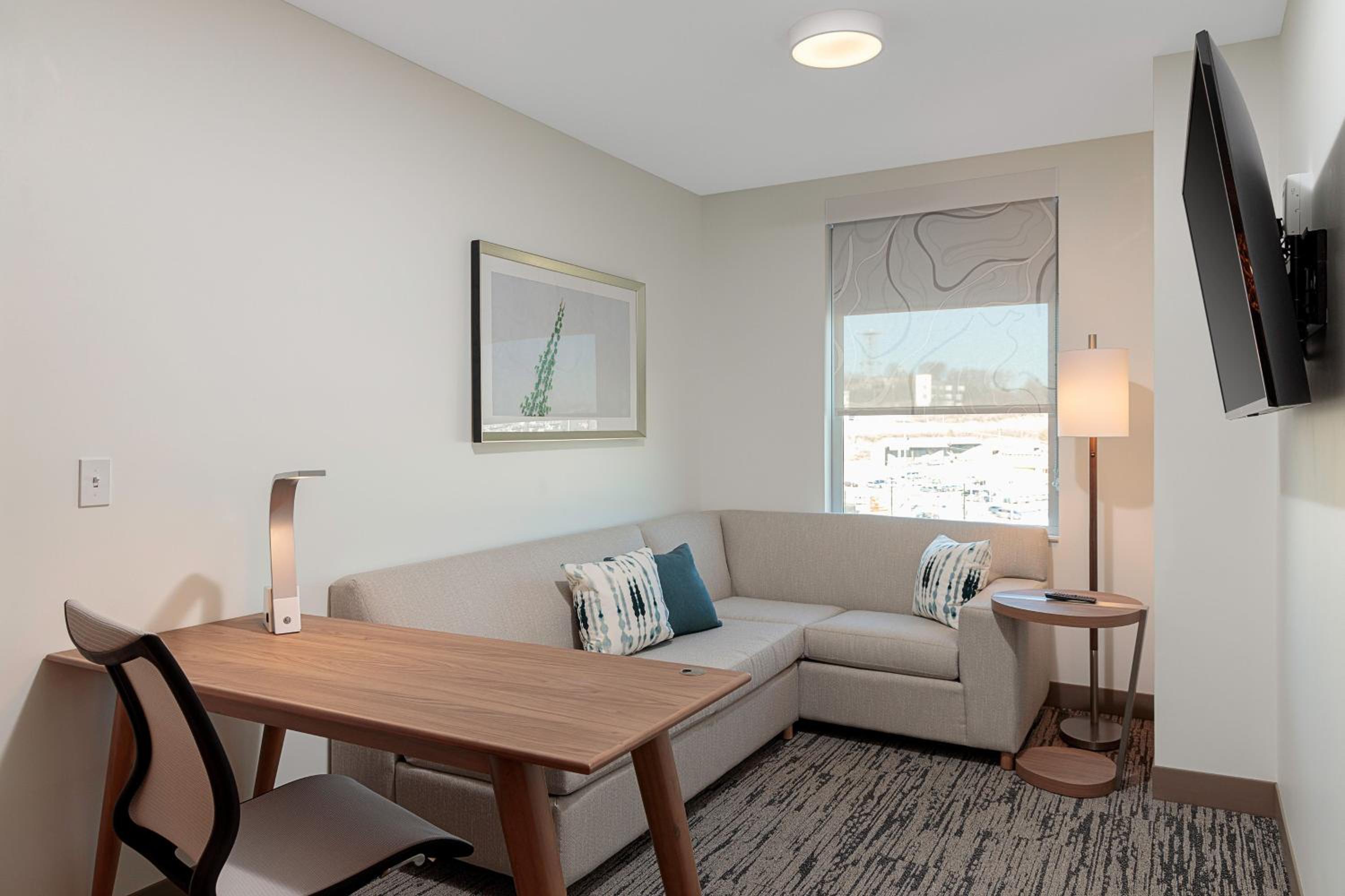 One Bedroom King Suite with Sofa Bed and City View - Photo 5