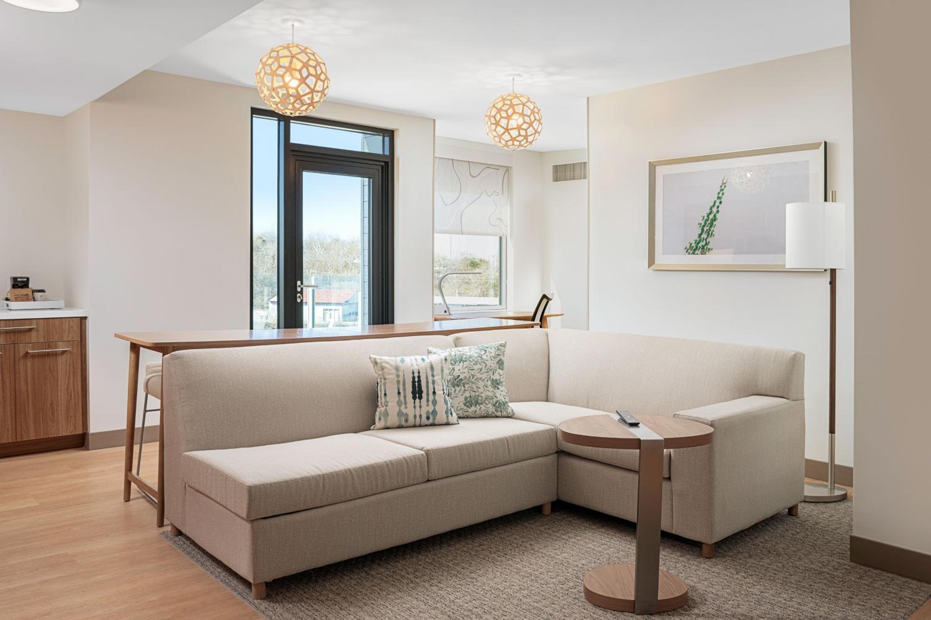 Executive king suite with sofa bed, city view  and balcony - Photo 8