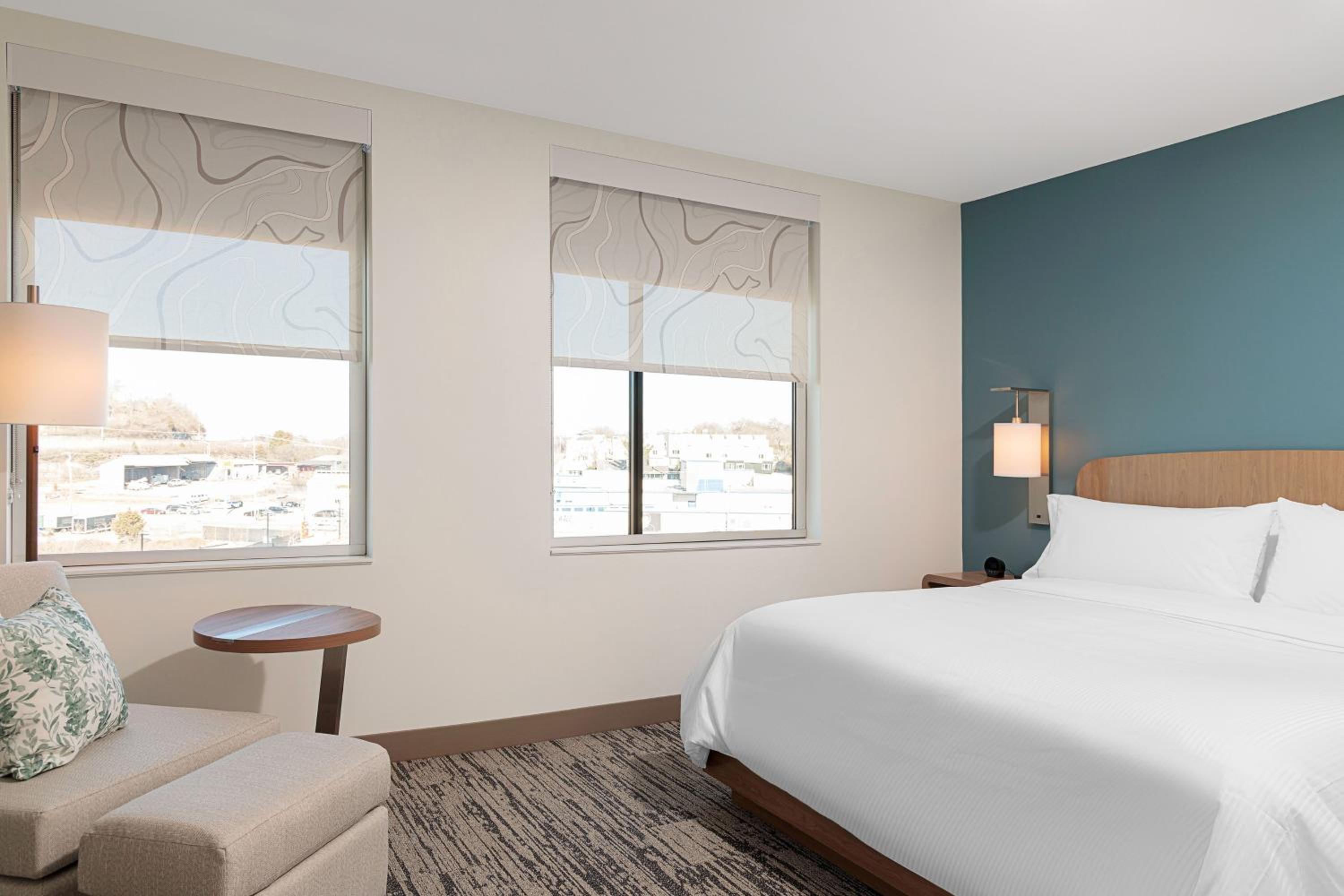 Executive king suite with sofa bed, city view  and balcony - Photo 2