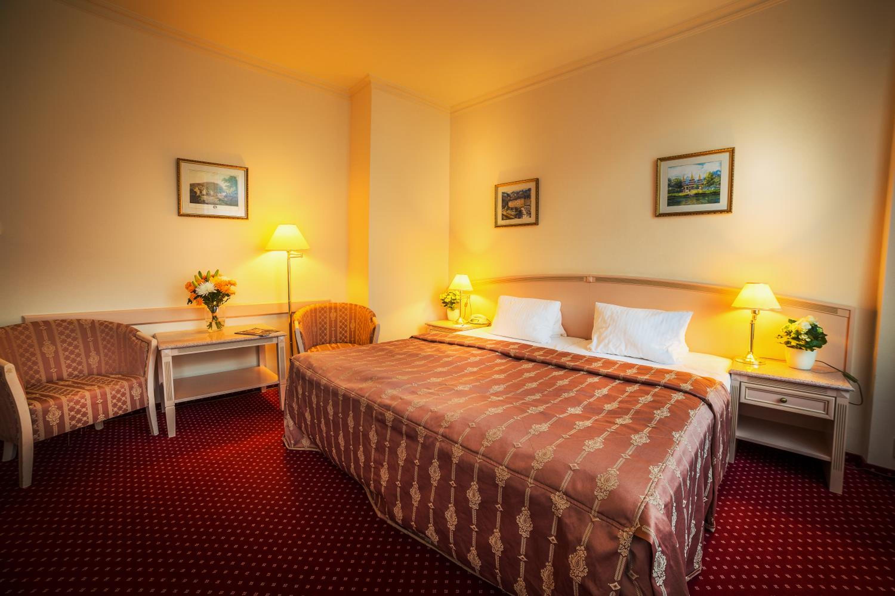 Standard Double or Twin Room - Photo 2