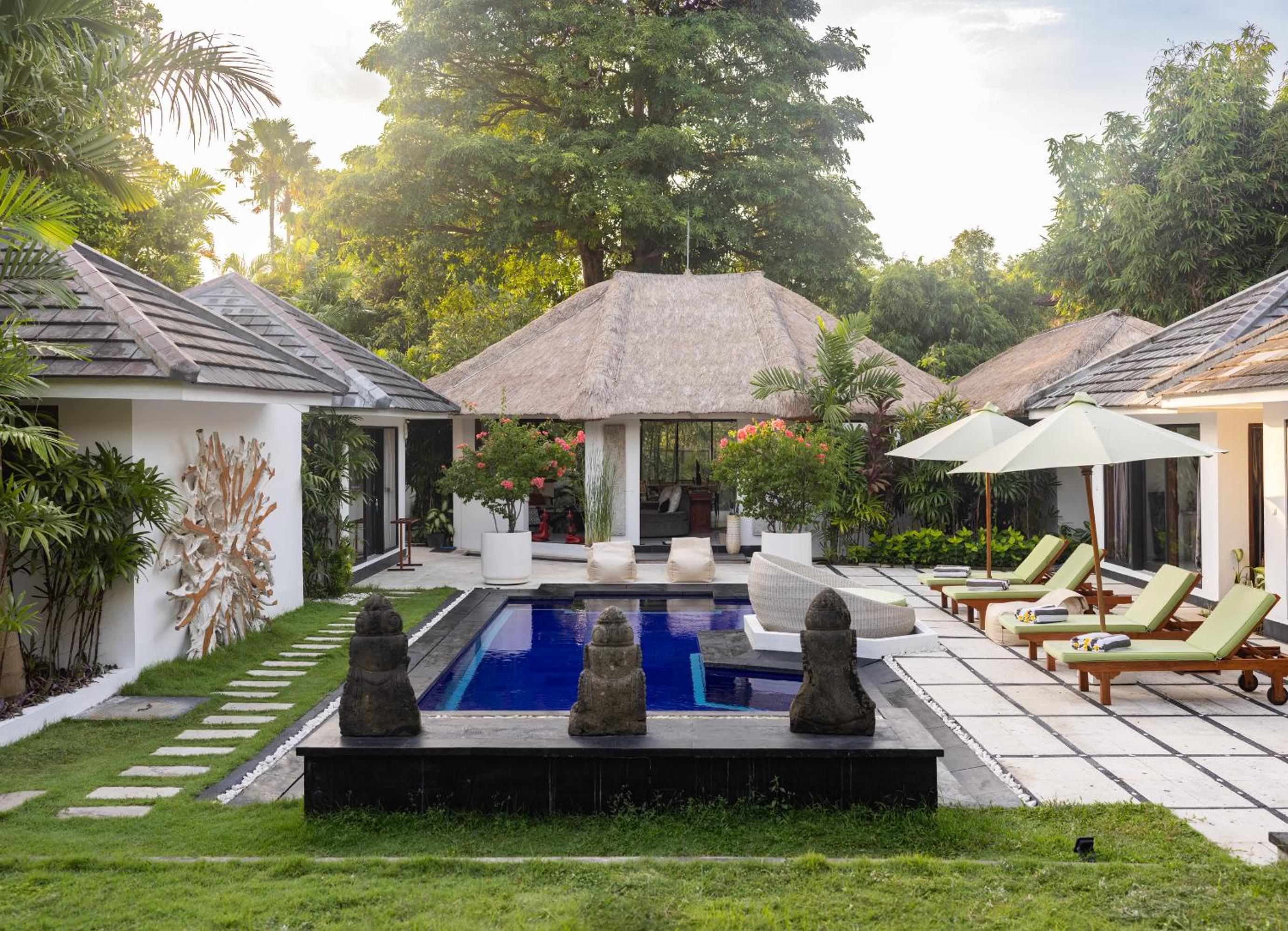 Villa photo 2