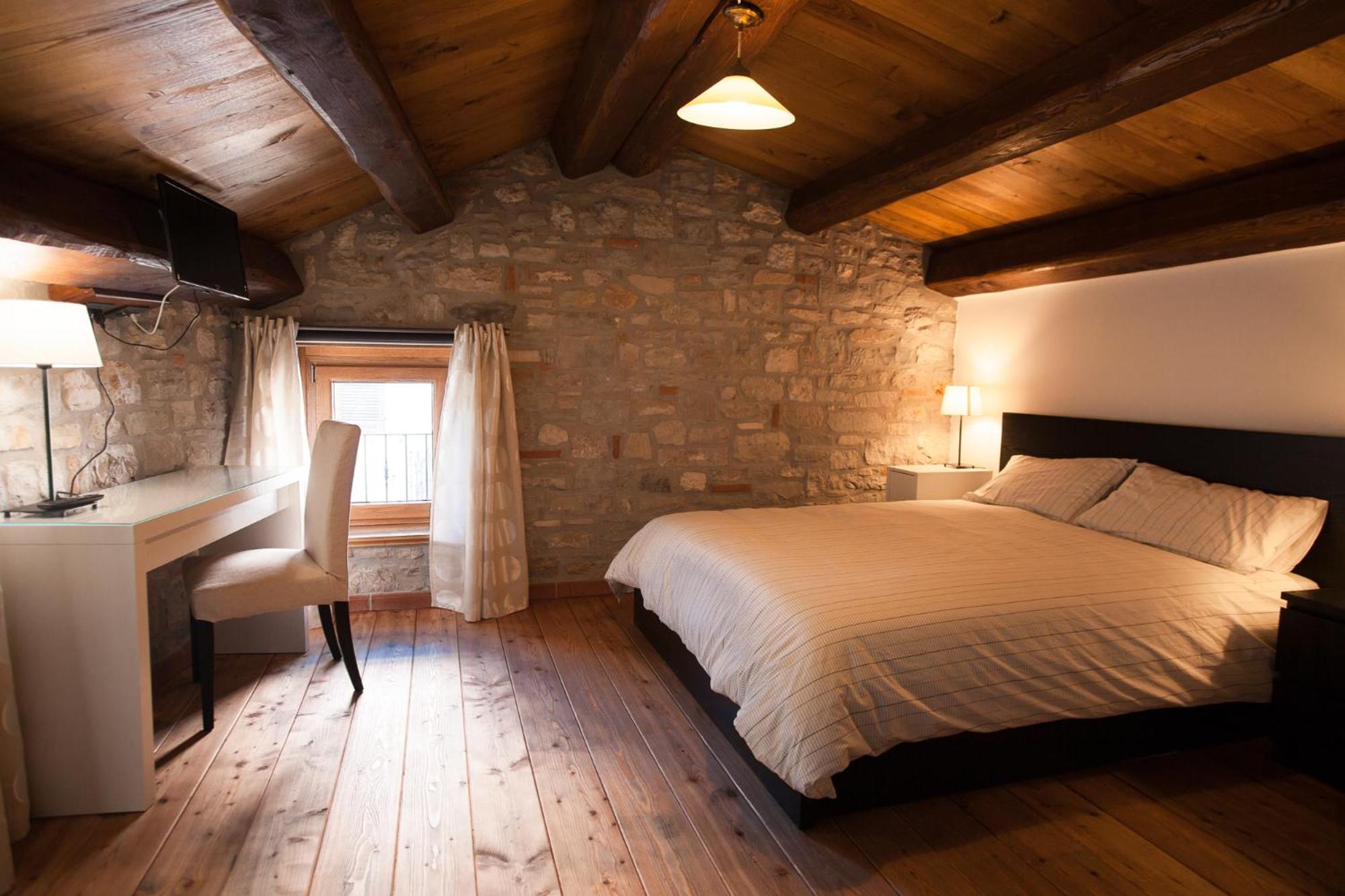 Double Room with Private Bathroom photo 1