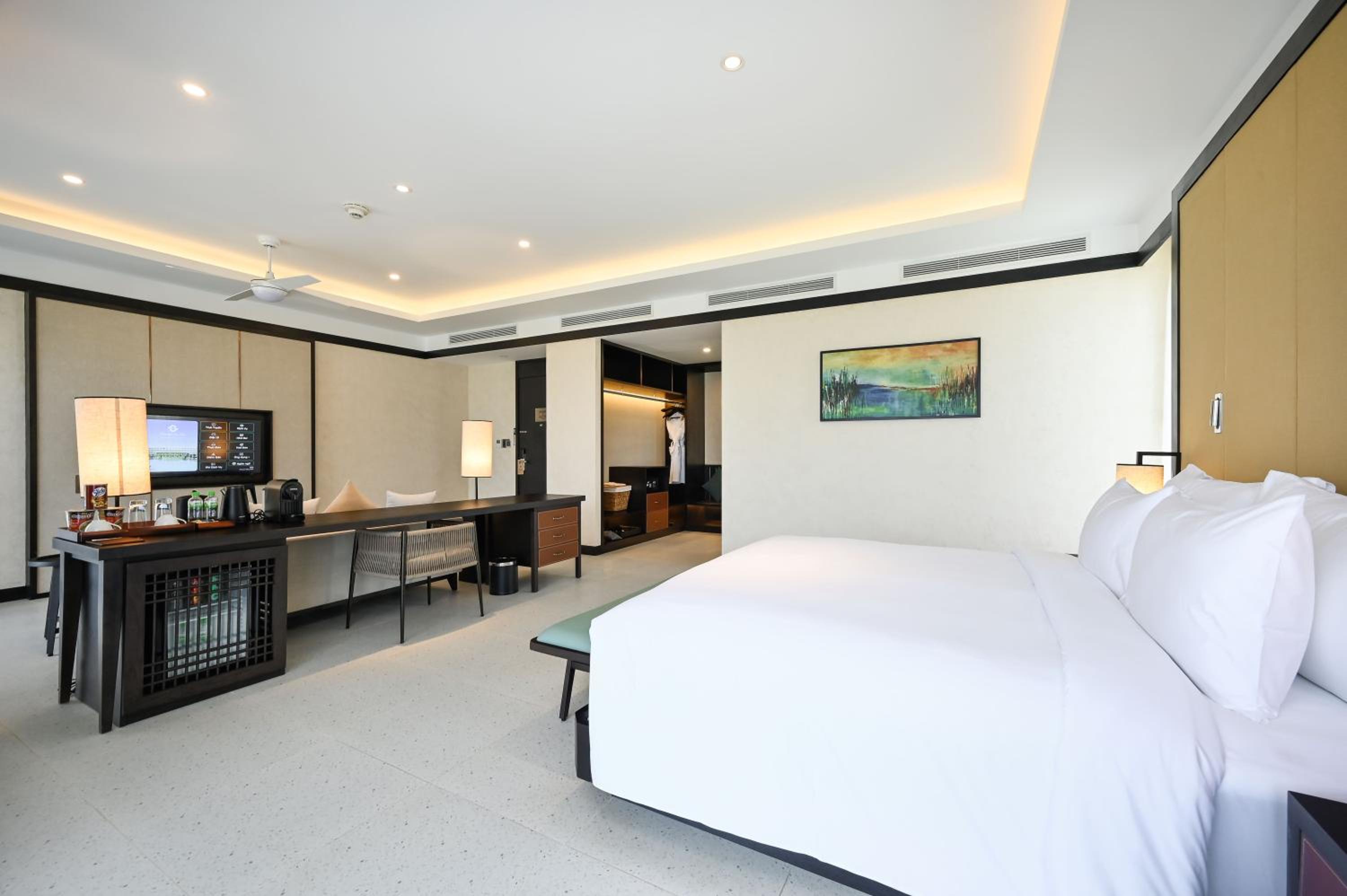 Three-Bedroom Villa - Photo 18
