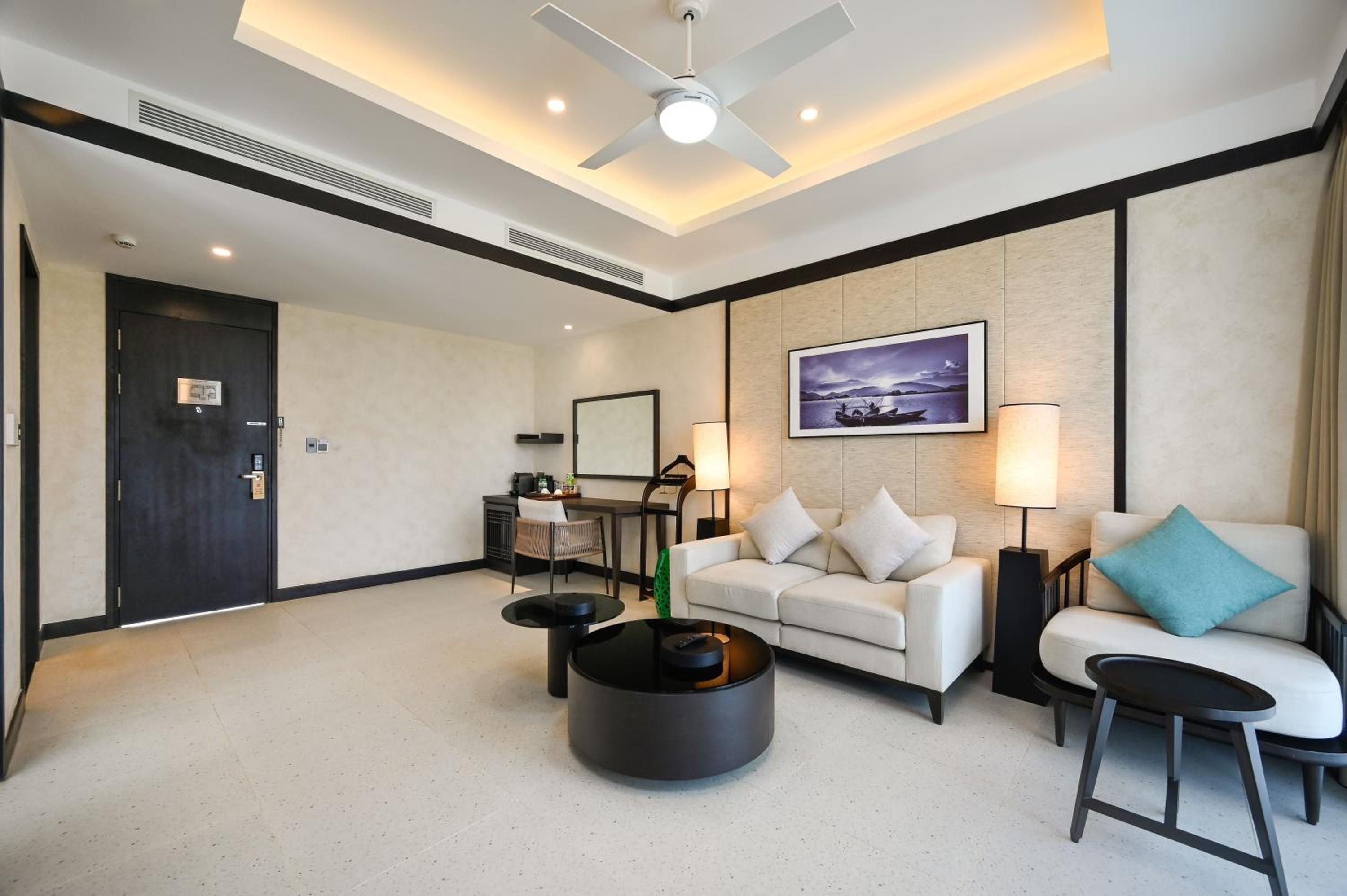 Three-Bedroom Villa - Photo 11