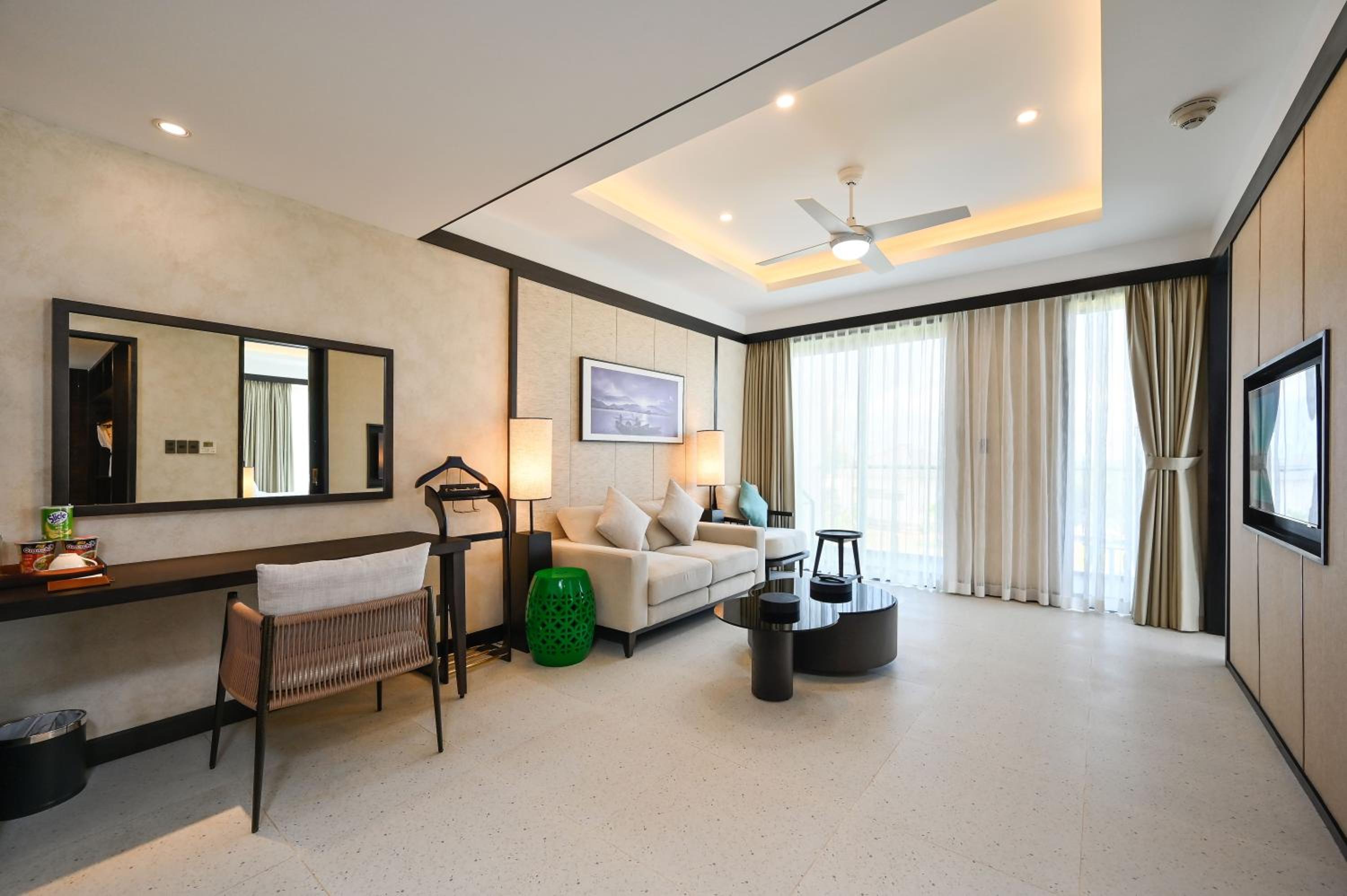Three-Bedroom Villa - Photo 12