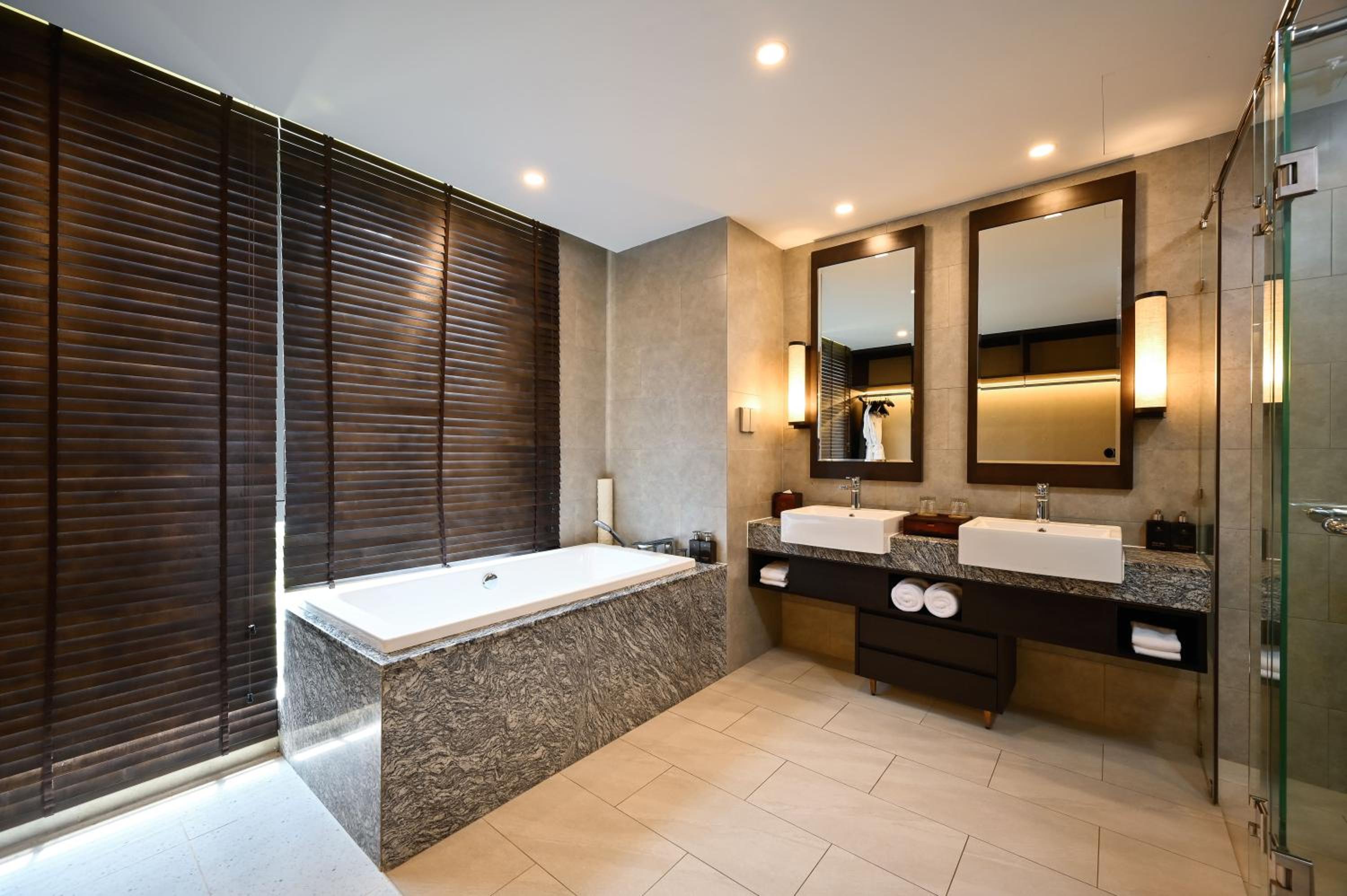 Three-Bedroom Villa - Photo 2