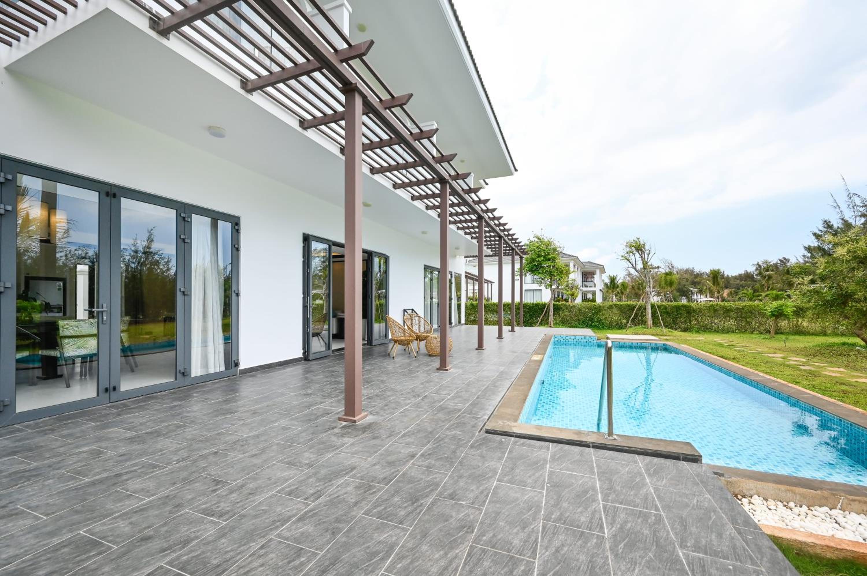 Three-Bedroom Villa - Photo 3