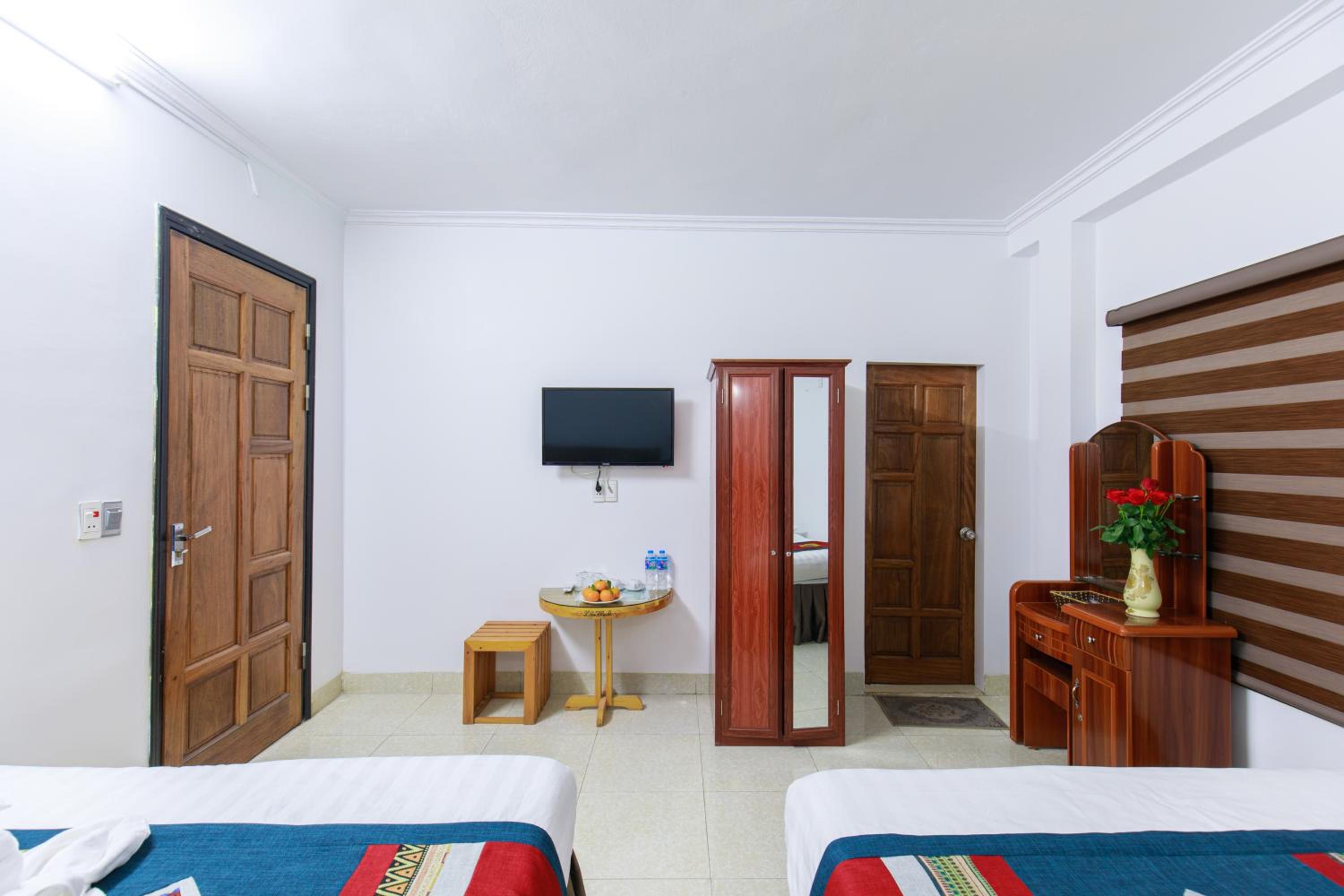 Deluxe Family Room - Photo 2