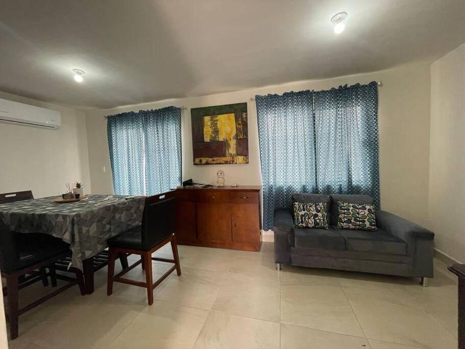 Three-Bedroom House photo 3