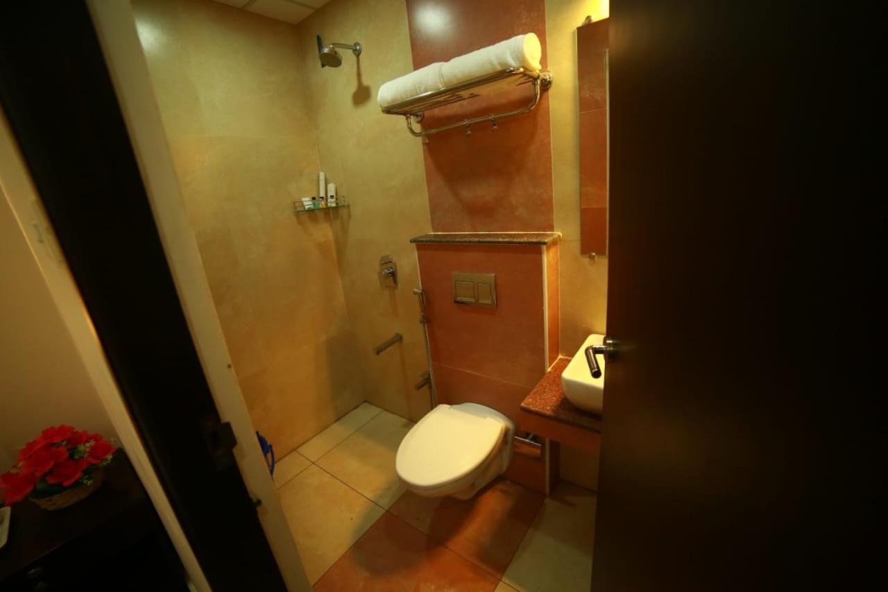 Standard Double or Twin Room - Photo 7