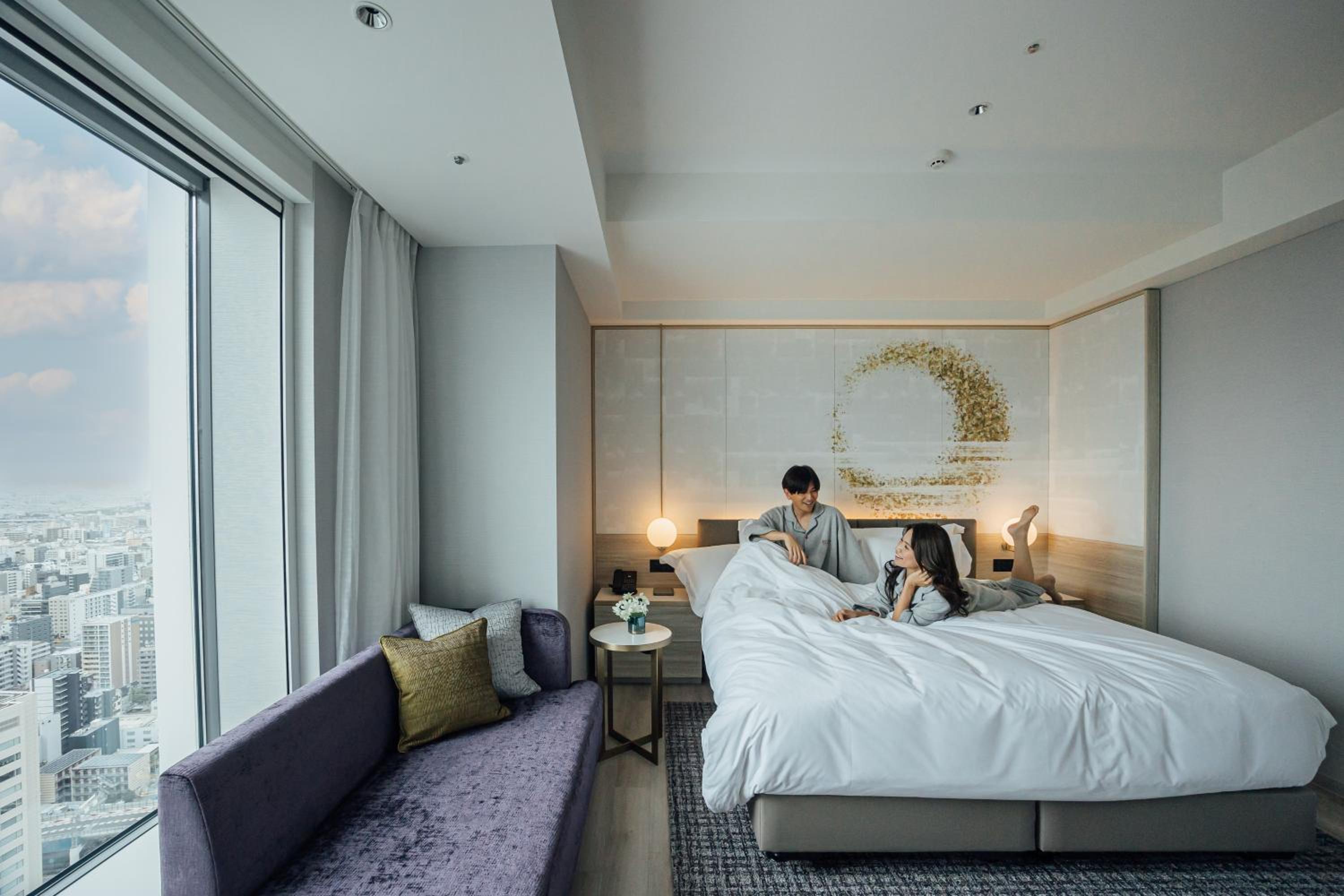 Suite - Club Floor - Photo 3