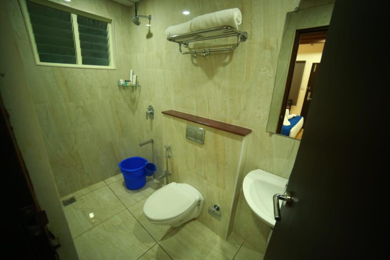 Standard Double or Twin Room - Photo 5