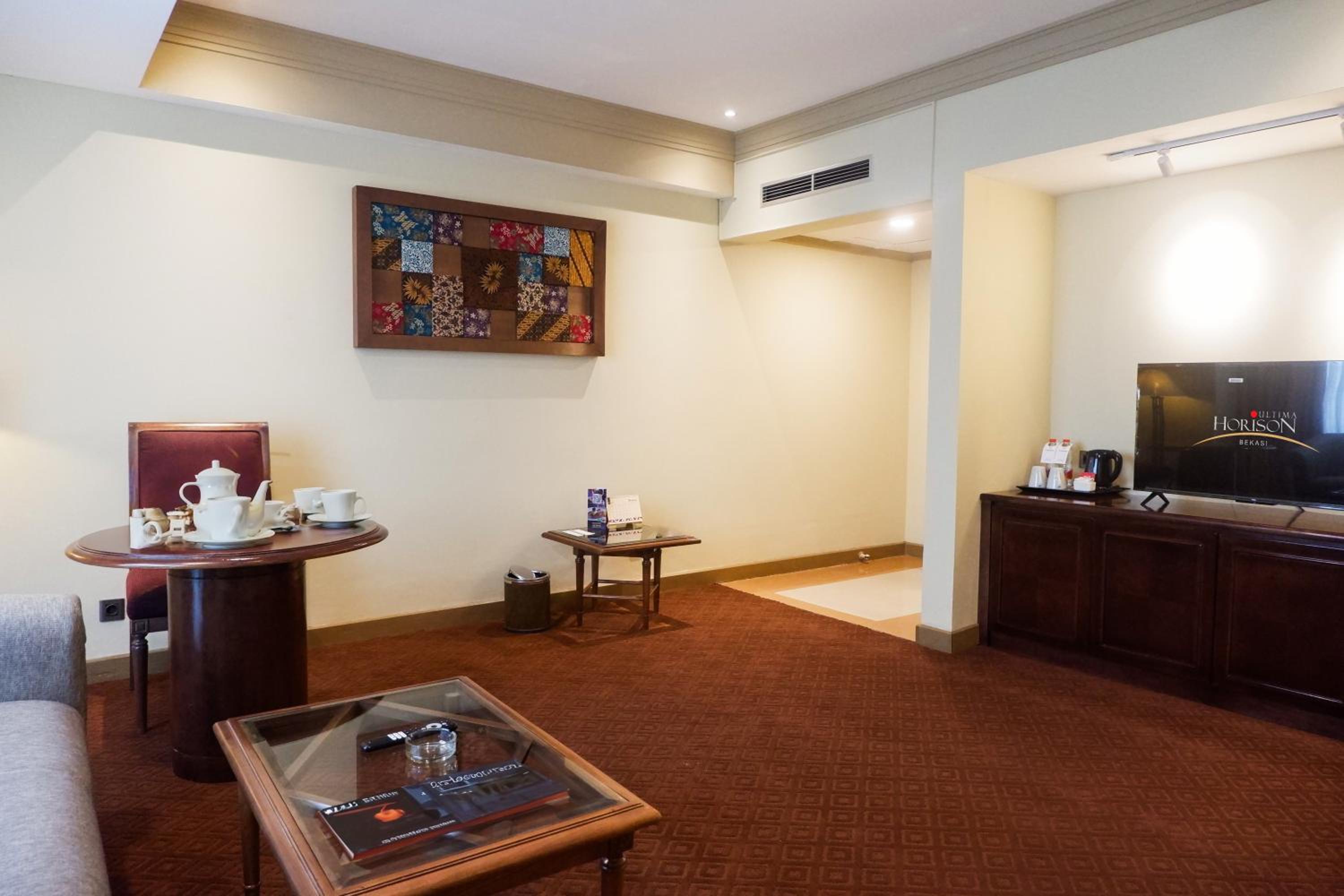 Business Suite photo 2