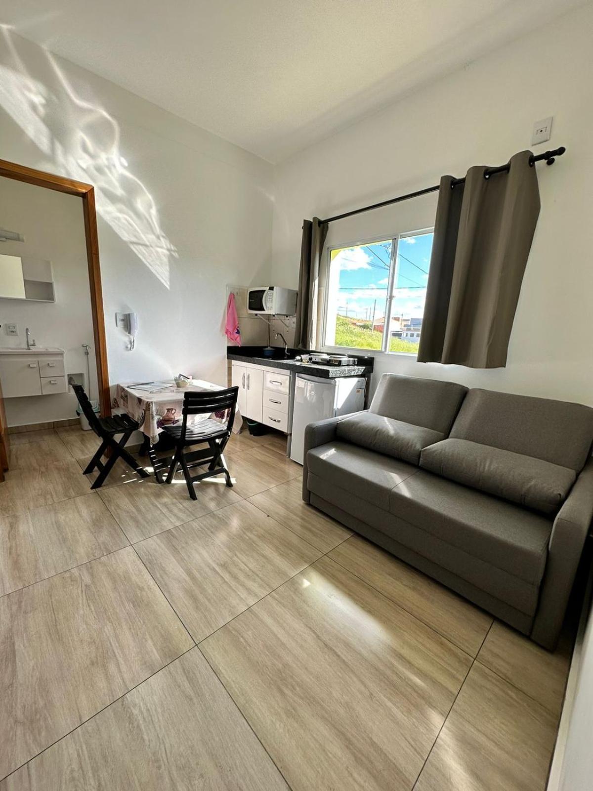One-Bedroom Apartment photo 1