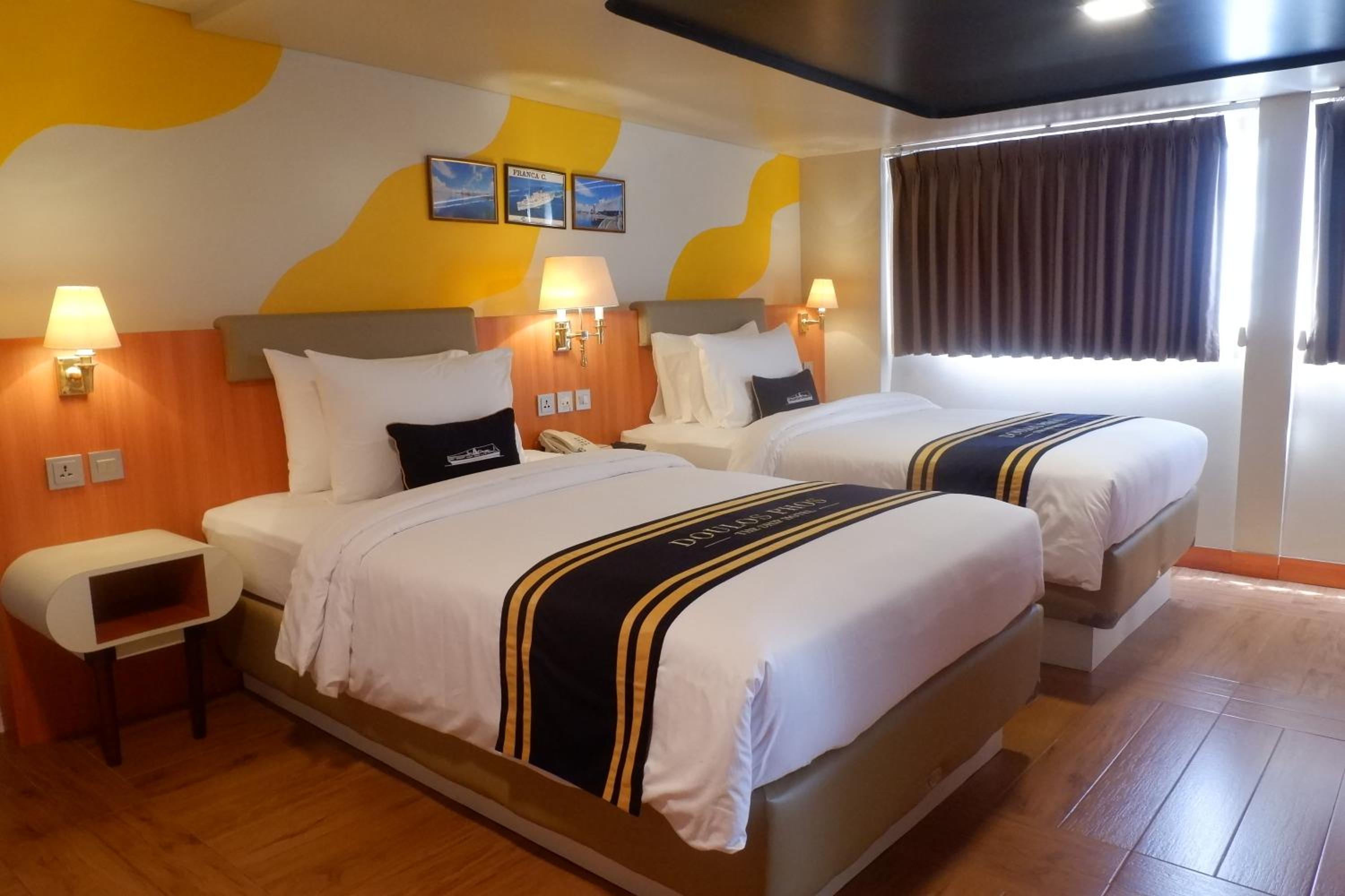 Large Twin Room photo 1